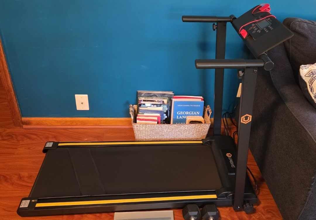 UREVO Treadmill with Desk Workstation, Walking Pad Treadmills for Home Office, Under Desk Compact Design Treadmill with HIIT Programs, Remote Control, LED Display Customer Review UREVO Treadmill with Desk Workstation, Walking Pad Treadmills for Home Office, Under Desk Compact Design Treadmill with HIIT Programs, Remote Control, LED Display - Customer Photo 1