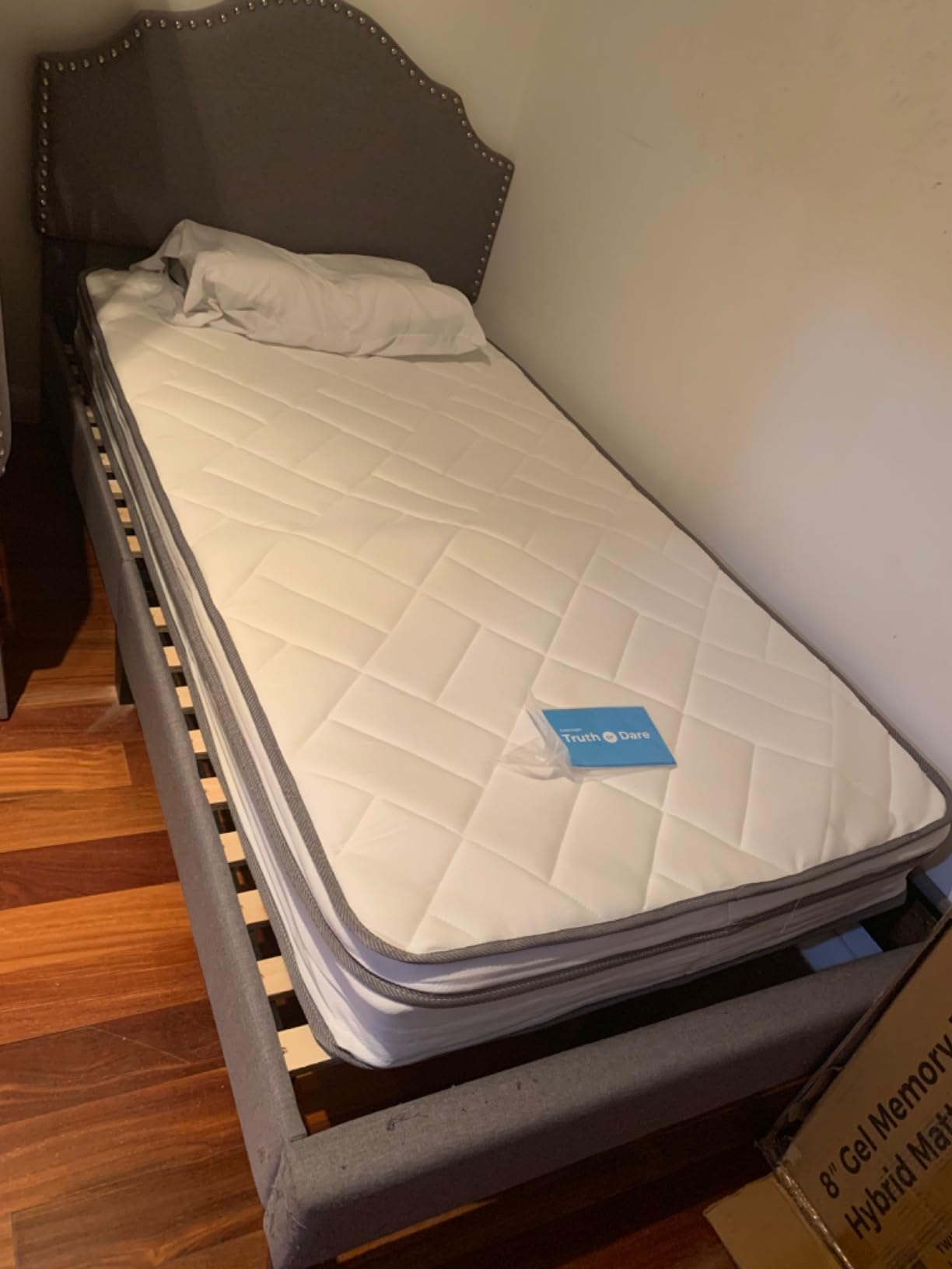 Sweetnight Twin Mattress, 8 Inch Twin Hybrid Mattress in a Box with Comfort Foam, Individual Pocket Springs for Pain Relief, Twin Size Mattresses CertiPUR-US Certified Customer Review Sweetnight Twin Mattress, 8 Inch Twin Hybrid Mattress in a Box with Comfort Foam, Individual Pocket Springs for Pain Relief, Twin Size Mattresses CertiPUR-US Certified - Customer Photo 1