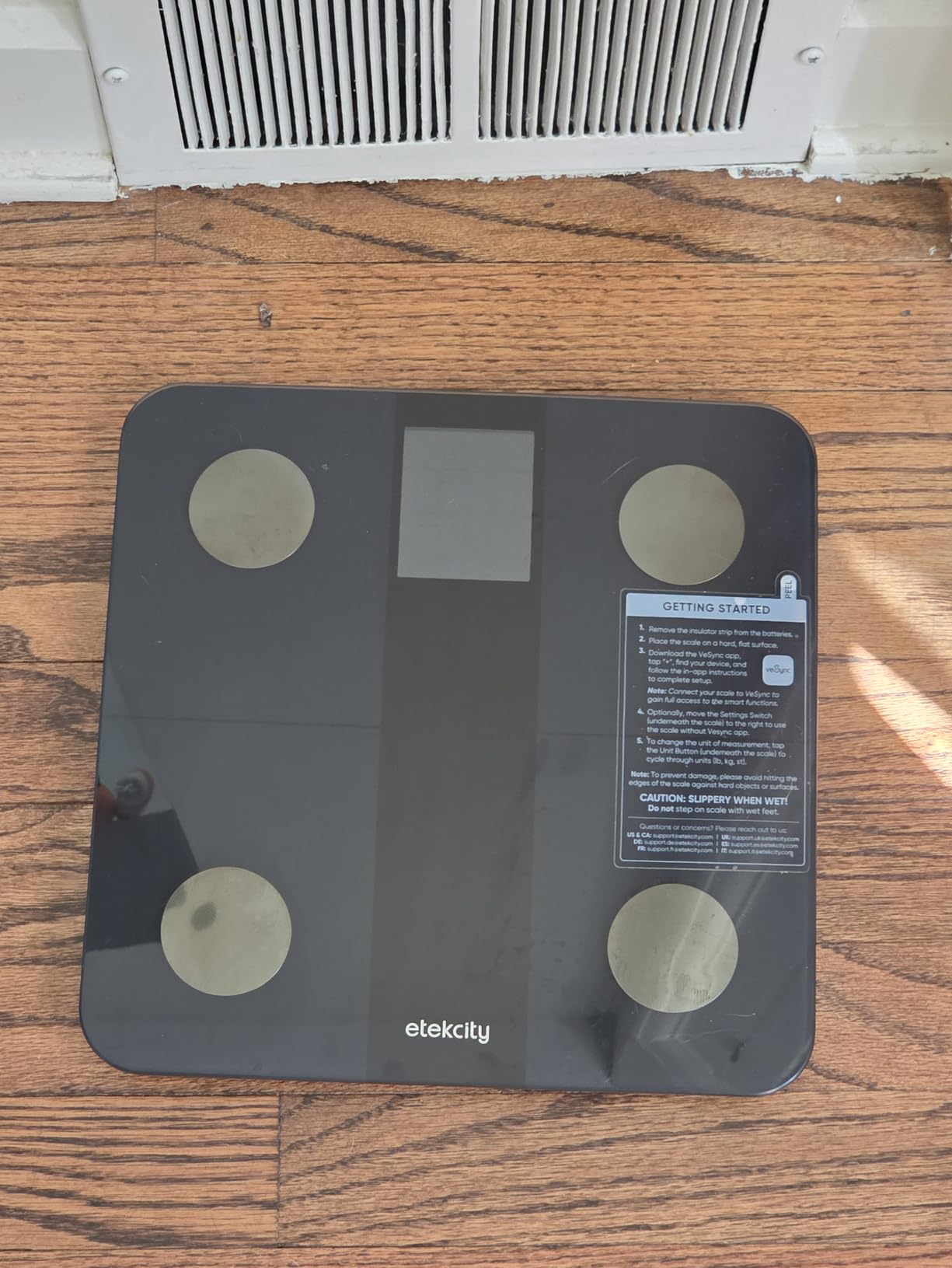 Etekcity Upgraded Smart Scale for Body Weight, Bathroom Digital Scale with BMI, Body Fat, Muscle Mass, 13 Metrics with a Large Display, Support Offline Mode and Apps Connection Customer Review Etekcity Upgraded Smart Scale for Body Weight, Bathroom Digital Scale with BMI, Body Fat, Muscle Mass, 13 Metrics with a Large Display, Support Offline Mode and Apps Connection - Customer Photo 1