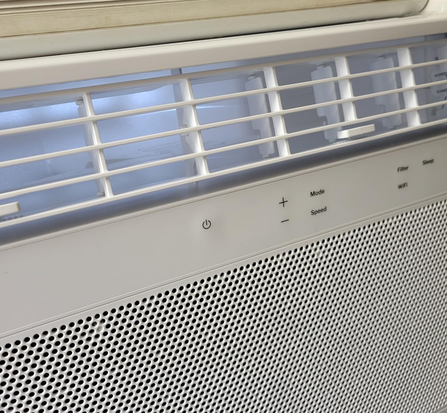 GE Window Air Conditioner 10,000 BTU for Rooms up to 450 sq ft., Wi-Fi Enabled, Energy-Efficient Cooling for Medium Rooms, Easy Install Kit, Control Using Remote or Smartphone App, White Customer Review GE Window Air Conditioner 10,000 BTU for Rooms up to 450 sq ft., Wi-Fi Enabled, Energy-Efficient Cooling for Medium Rooms, Easy Install Kit, Control Using Remote or Smartphone App, White - Customer Photo 1