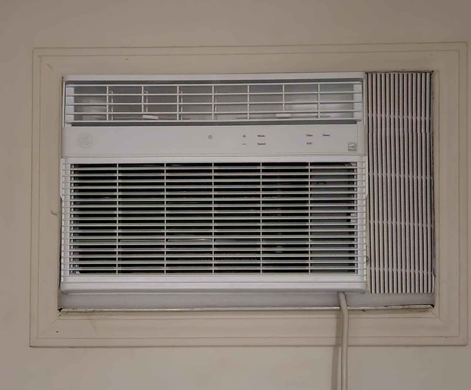 GE Window Air Conditioner 12,000 BTU for Rooms up to 550 sq ft., Wi-Fi Enabled, Energy-Efficient Cooling for Large Rooms, Easy Install Kit, Control Using Remote or Smartphone App, White Customer Review GE Window Air Conditioner 12,000 BTU for Rooms up to 550 sq ft., Wi-Fi Enabled, Energy-Efficient Cooling for Large Rooms, Easy Install Kit, Control Using Remote or Smartphone App, White - Customer Photo 2