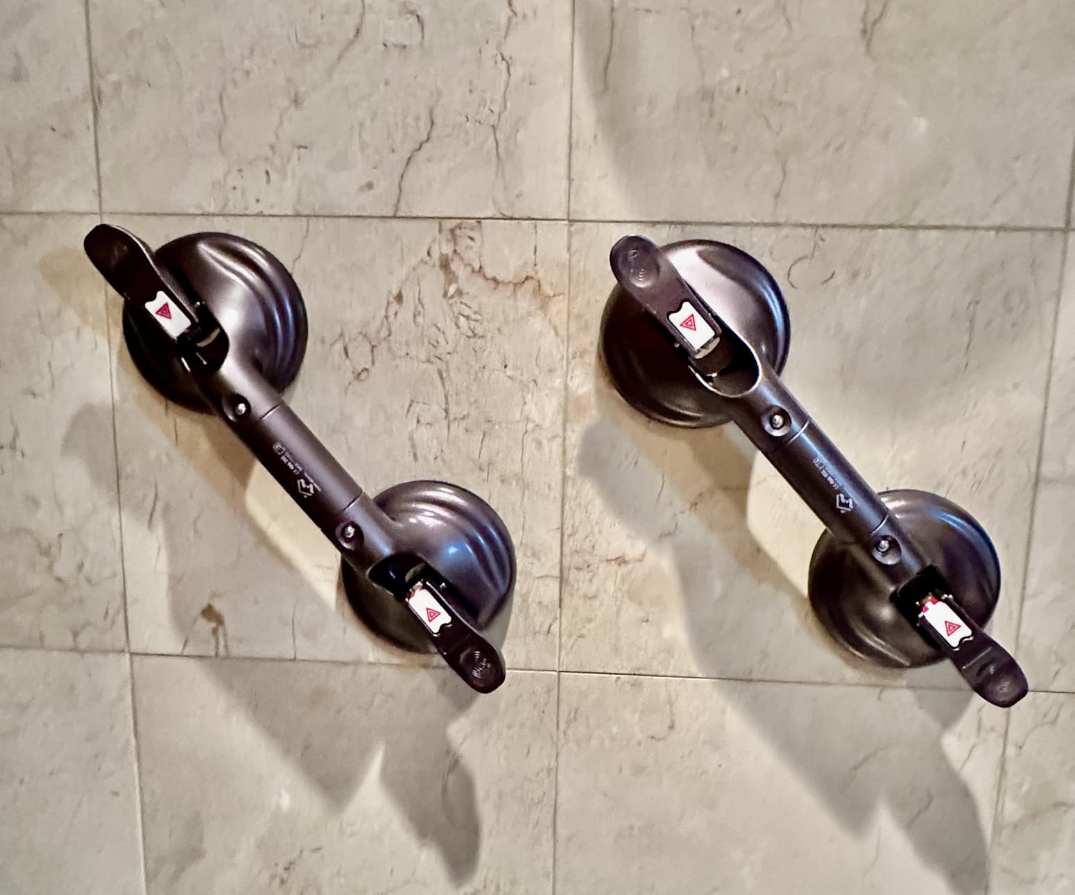 Shower Handle Upgraded 21 inch Grab Bar for Bathtub,Shower Handles with Strong Suction Cup,Bathroom Safety Grab Bar for Handicap Elderly Seniors and Disabled,Heavy Duty,Silver Customer Review Shower Handle Upgraded 21 inch Grab Bar for Bathtub,Shower Handles with Strong Suction Cup,Bathroom Safety Grab Bar for Handicap Elderly Seniors and Disabled,Heavy Duty,Silver - Customer Photo 1