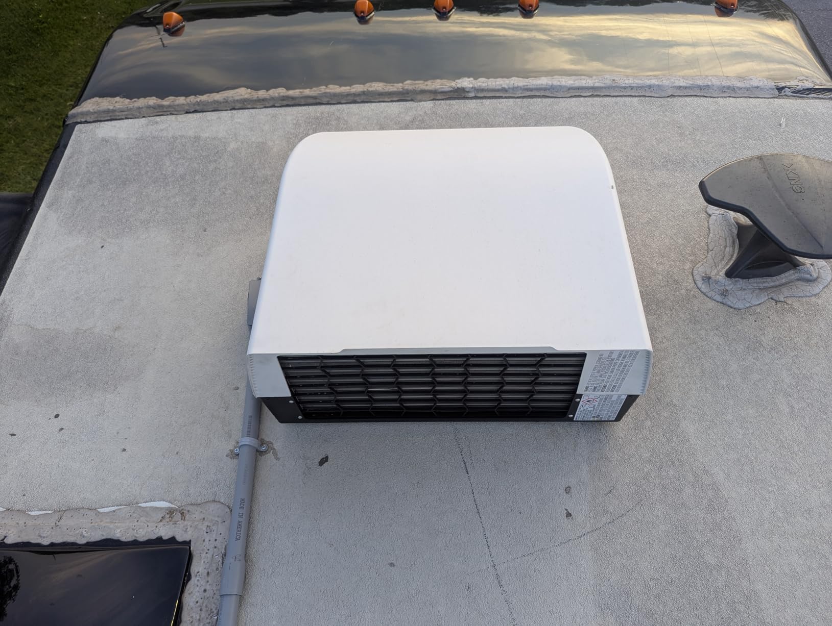 Furrion Chill Cube 18k BTU Variable Speed RV Rooftop Air Conditioner, Black, Ducted, R32 Refrigerant, Quiet High-Efficiency AC with Turbo Cool Mode, Lightweight, AC Unit Only - FACR18VSSA-BL-AM Customer Review Furrion Chill Cube 18k BTU Variable Speed RV Rooftop Air Conditioner, Black, Ducted, R32 Refrigerant, Quiet High-Efficiency AC with Turbo Cool Mode, Lightweight, AC Unit Only - FACR18VSSA-BL-AM - Customer Photo 1