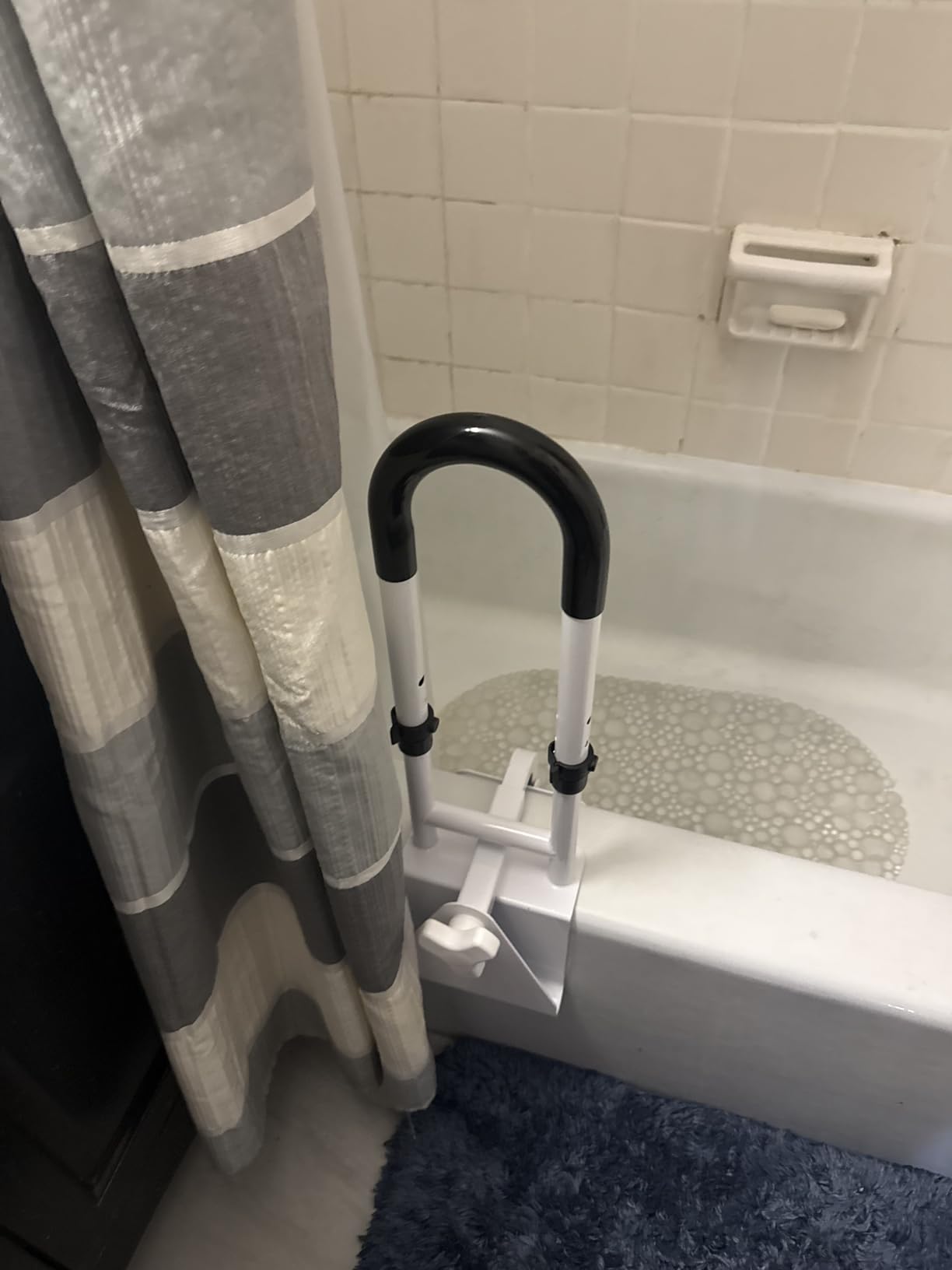 Adjustable Bathtub Safety Rail: Shower Grab Bar Handle for Seniors, Elderly, and Disabled, 14–18 Inch Height Range, Bathroom Safety Bars with Non-Slip Grip, Supports 300 lbs Customer Review Adjustable Bathtub Safety Rail: Shower Grab Bar Handle for Seniors, Elderly, and Disabled, 14–18 Inch Height Range, Bathroom Safety Bars with Non-Slip Grip, Supports 300 lbs - Customer Photo 1