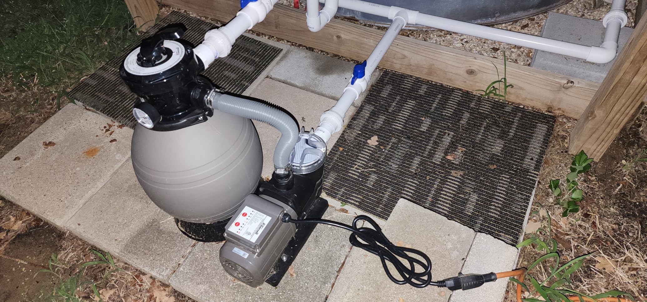 XtremepowerUS Above Ground Pool Salt Water System, Saltwater Chlorinator Built-in Timer for Above Ground Swimming Pool up to 15,000 Gallons with E.C.O. Salt Cell Generator Customer Review XtremepowerUS Above Ground Pool Salt Water System, Saltwater Chlorinator Built-in Timer for Above Ground Swimming Pool up to 15,000 Gallons with E.C.O. Salt Cell Generator - Customer Photo 1