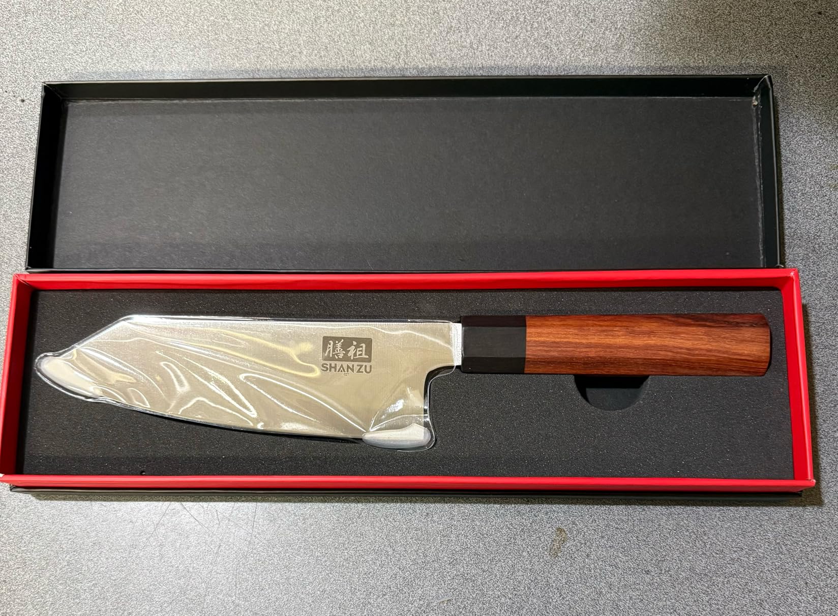 SHAN ZU 10 Inch Sushi Knife, High Carbon Japanese Steel Sashimi Knife, Japanese Knives for Fish Filleting & Slicing, Sushi Making Knives with Red Sandalwood Handle Customer Review SHAN ZU 10 Inch Sushi Knife, High Carbon Japanese Steel Sashimi Knife, Japanese Knives for Fish Filleting & Slicing, Sushi Making Knives with Red Sandalwood Handle - Customer Photo 1