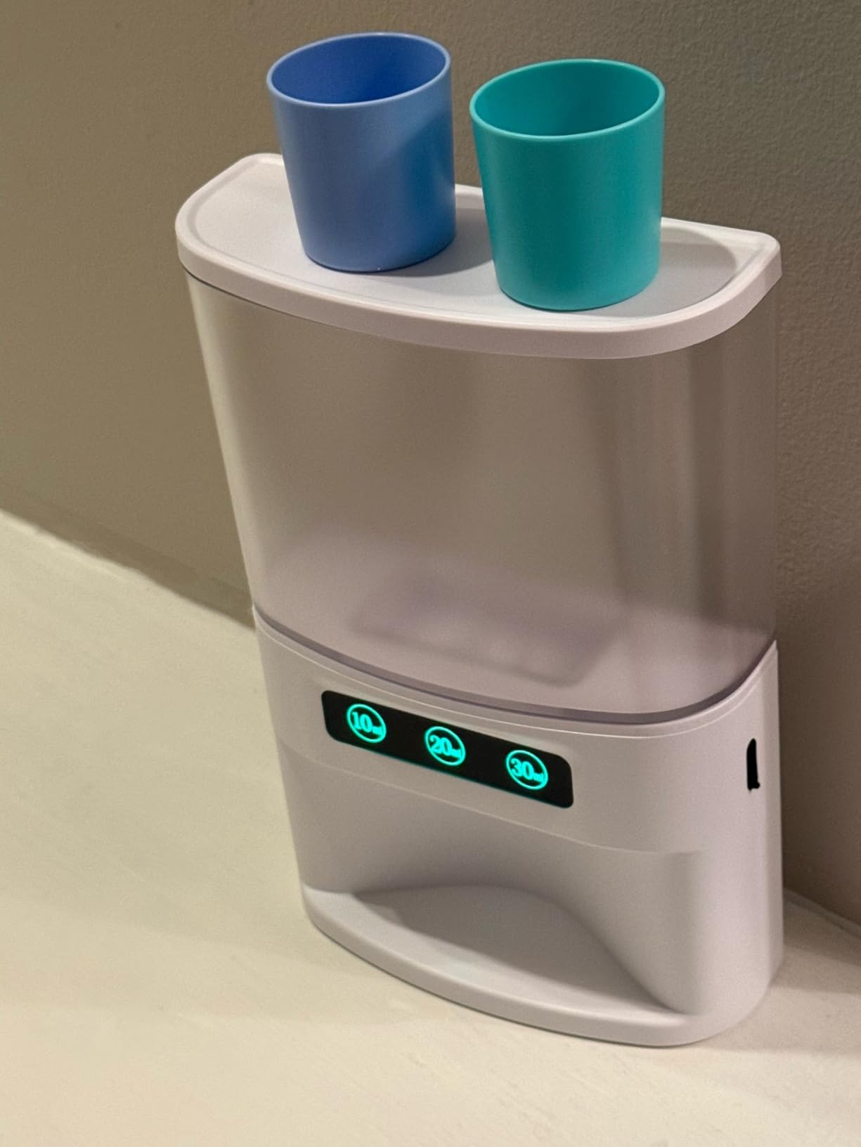 Automatic Mouthwash Dispenser for Bathroom,550 ML(19.36 FL OZ) Capacity 2600mAh Battery Extra-Long Standby Time Pump Silent Mouthwash Dispenser with Two Cups,Suitable for All Age Groups Customer Review Automatic Mouthwash Dispenser for Bathroom,550 ML(19.36 FL OZ) Capacity 2600mAh Battery Extra-Long Standby Time Pump Silent Mouthwash Dispenser with Two Cups,Suitable for All Age Groups - Customer Photo 1