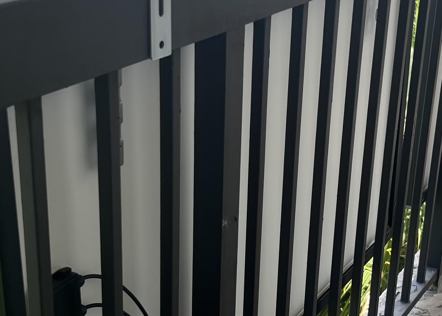 Renogy 400 Watt ShadowFlux Anti-Shading Solar Panel N-Type, 2PCS 200W Solar Panels 12 Volt 16BB, 25% High-Efficiency PV Module for RV Marine Rooftop Farm Battery,Black Customer Review Renogy 400 Watt ShadowFlux Anti-Shading Solar Panel N-Type, 2PCS 200W Solar Panels 12 Volt 16BB, 25% High-Efficiency PV Module for RV Marine Rooftop Farm Battery,Black - Customer Photo 1
