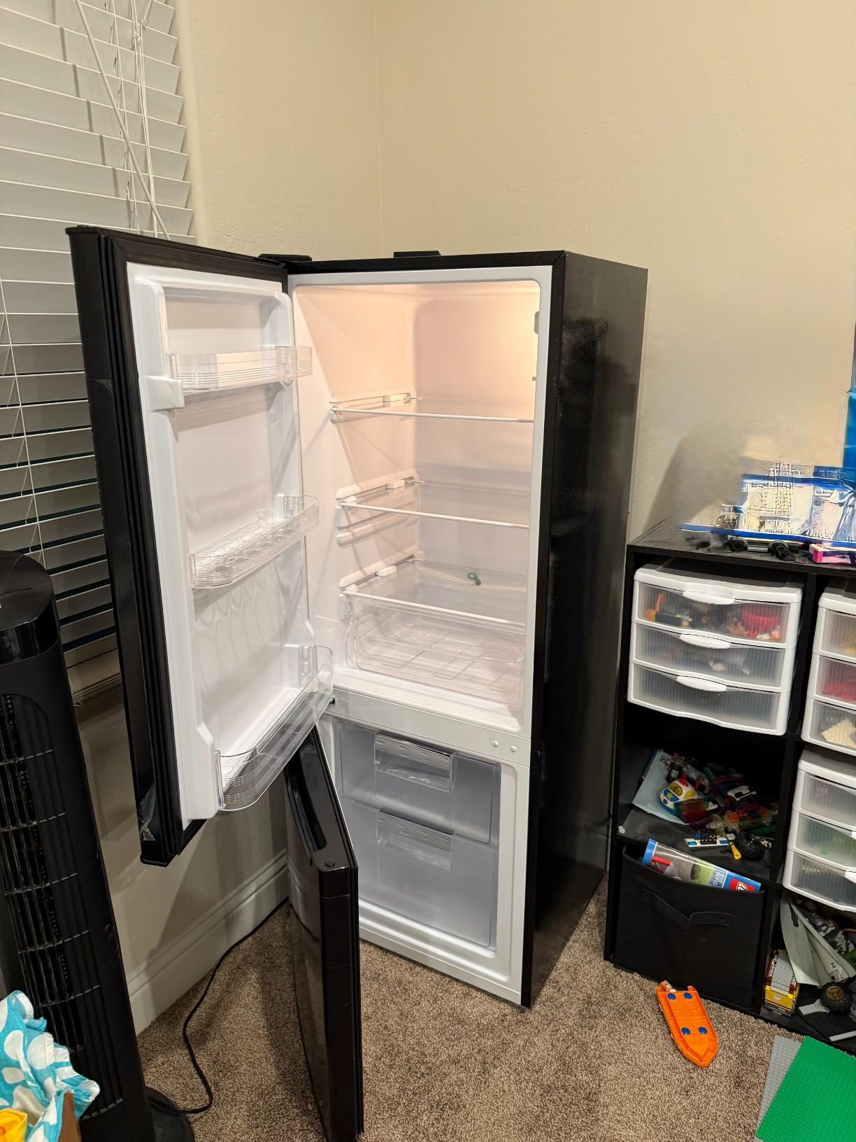BANGSON 4.0 Cu.Ft Small Refrigerator with Freezer, Small Fridge with Bottom Freezer, for Apartment, Bedroom, Dorm, and Office, Double Door, Black Customer Review BANGSON 4.0 Cu.Ft Small Refrigerator with Freezer, Small Fridge with Bottom Freezer, for Apartment, Bedroom, Dorm, and Office, Double Door, Black - Customer Photo 1