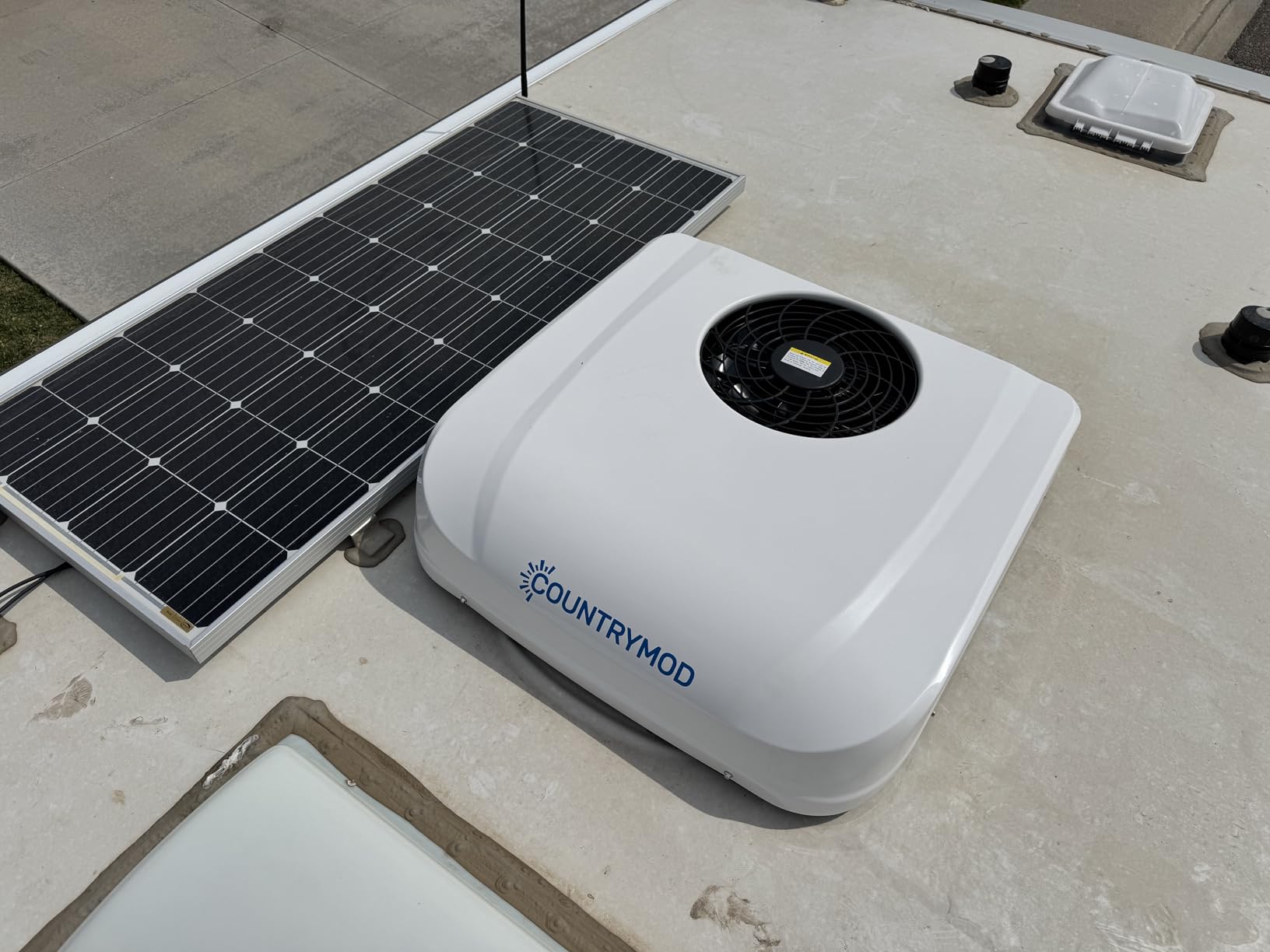 12V DC RV Air Conditioner 10000 BTU RV AC Unit Non-Ducted Rooftop RV Air Conditioners Portable Air Conditioner Quiet Cooling for RVs, Trailers, Fifth Wheel and Food Trucks - Customer Photo 2
