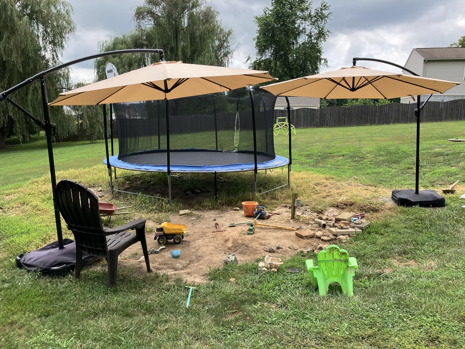 10ft Patio Umbrella with Base Included, Outdoor Offset Cantilever Umbrella w/Upgraded Yarn-dyed Fabric Shade, Sturdy 8 Rids, Easy Tilt Adjustment, for Pool Deck Porch Backyard Garden, Beige - Customer Photo 1