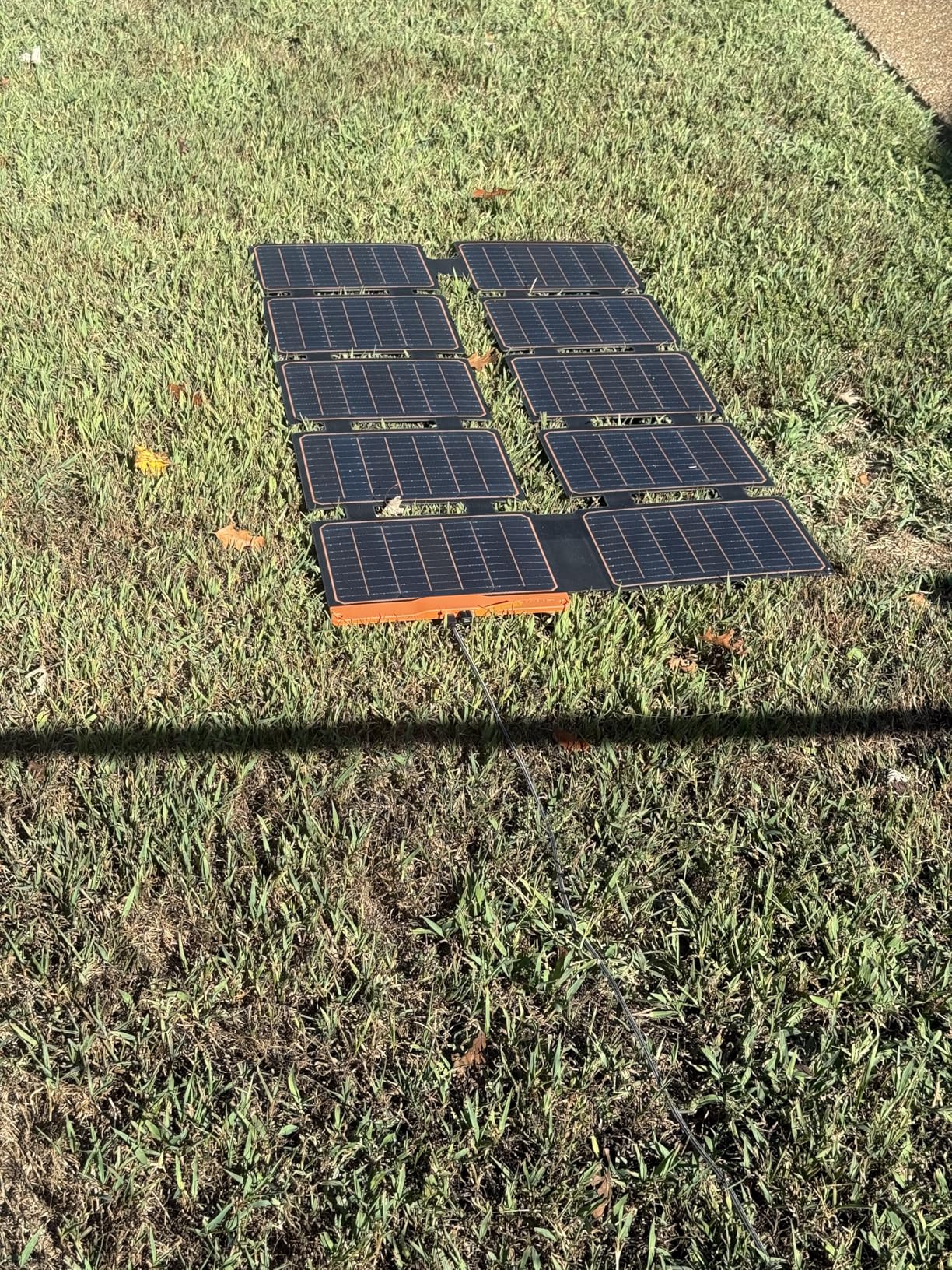 FlexSolar 100W Portable Solar Panels Chargers with PD3.0 USB-C,QC3.0 USB-A and DC Outputs Foldable IP67 Waterproof Power Emergency Camping for Small Power Station Generator,Phones, Power Banks Customer Review FlexSolar 100W Portable Solar Panels Chargers with PD3.0 USB-C,QC3.0 USB-A and DC Outputs Foldable IP67 Waterproof Power Emergency Camping for Small Power Station Generator,Phones, Power Banks - Customer Photo 1