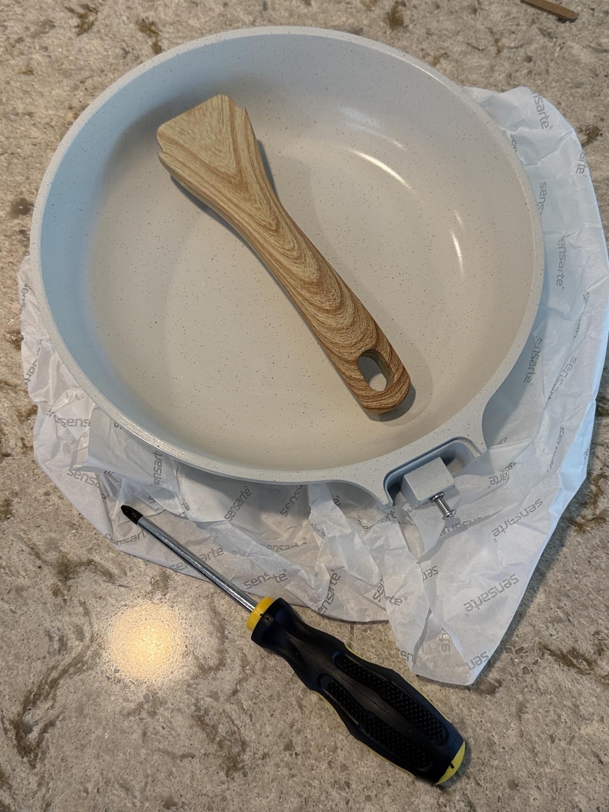 SENSARTE Nonstick Ceramic Frying Pan Skillet, 12.5 Inch Omelet Pan, Healthy Non Toxic Chef Pan, Induction Compatible Egg Pan with Heat Resistant Handle, PFAS-Free, White Customer Review SENSARTE Nonstick Ceramic Frying Pan Skillet, 12.5 Inch Omelet Pan, Healthy Non Toxic Chef Pan, Induction Compatible Egg Pan with Heat Resistant Handle, PFAS-Free, White - Customer Photo 1