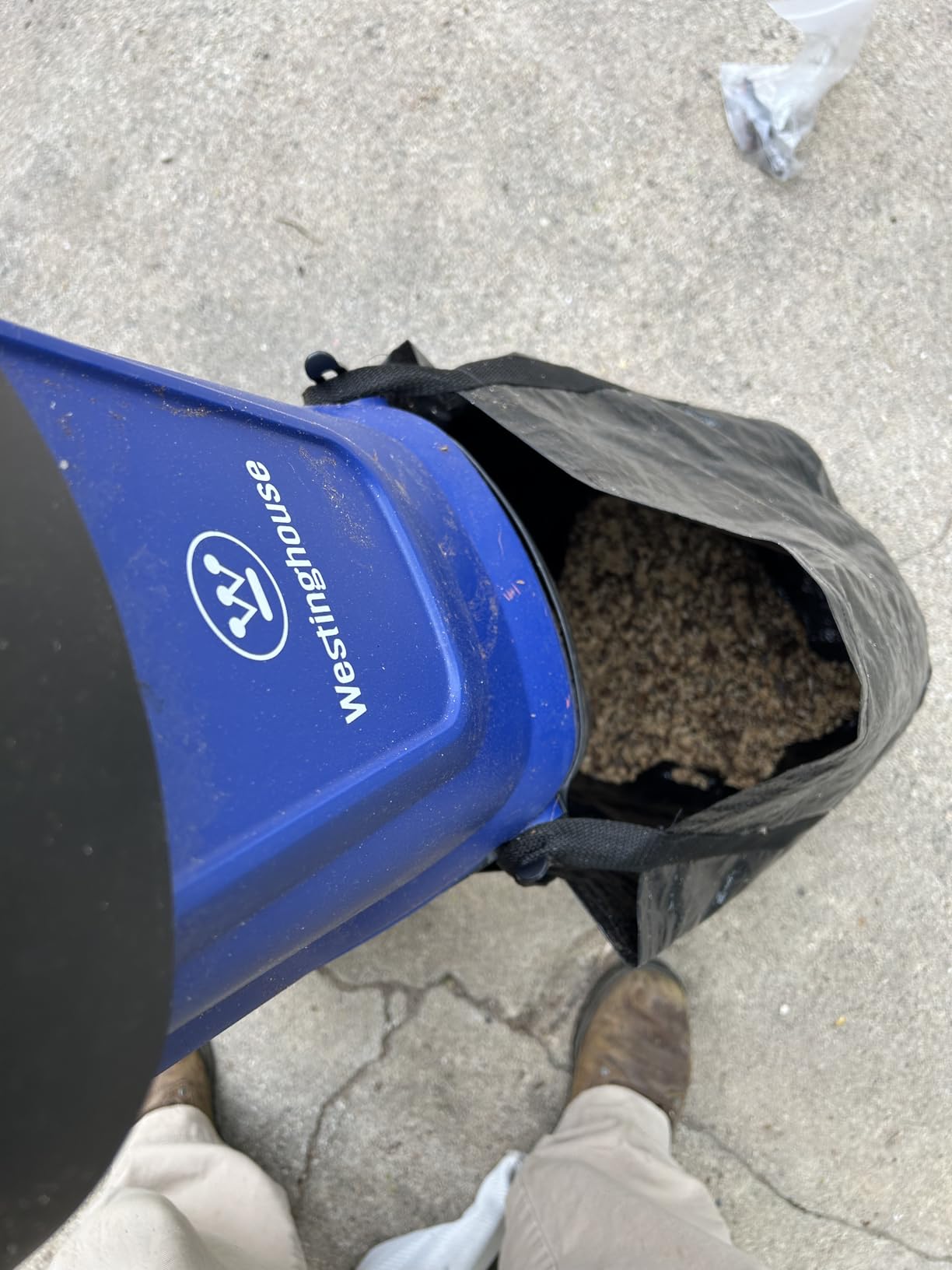 Westinghouse 1.7-Inch 15 Amp Corded Electric Mulcher Chipper Shredder with 12 Gallon Collection Bag for Easy Cleanup Ideal for Branches and Twigs Customer Review Westinghouse 1.7-Inch 15 Amp Corded Electric Mulcher Chipper Shredder with 12 Gallon Collection Bag for Easy Cleanup Ideal for Branches and Twigs - Customer Photo 2