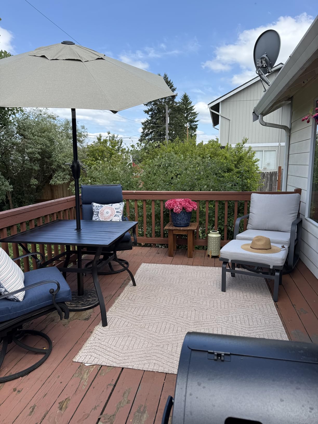 Midtown Umbrellas 10-Year-No-Fade - 9 Ft - UV Proof Navy Blue Polyester Fabric - Umbrella Outdoor Patio, Auto-Tilt Aluminum Frame Patio Umbrella for Garden, Pool & Deck - Black Pole - Customer Photo 2