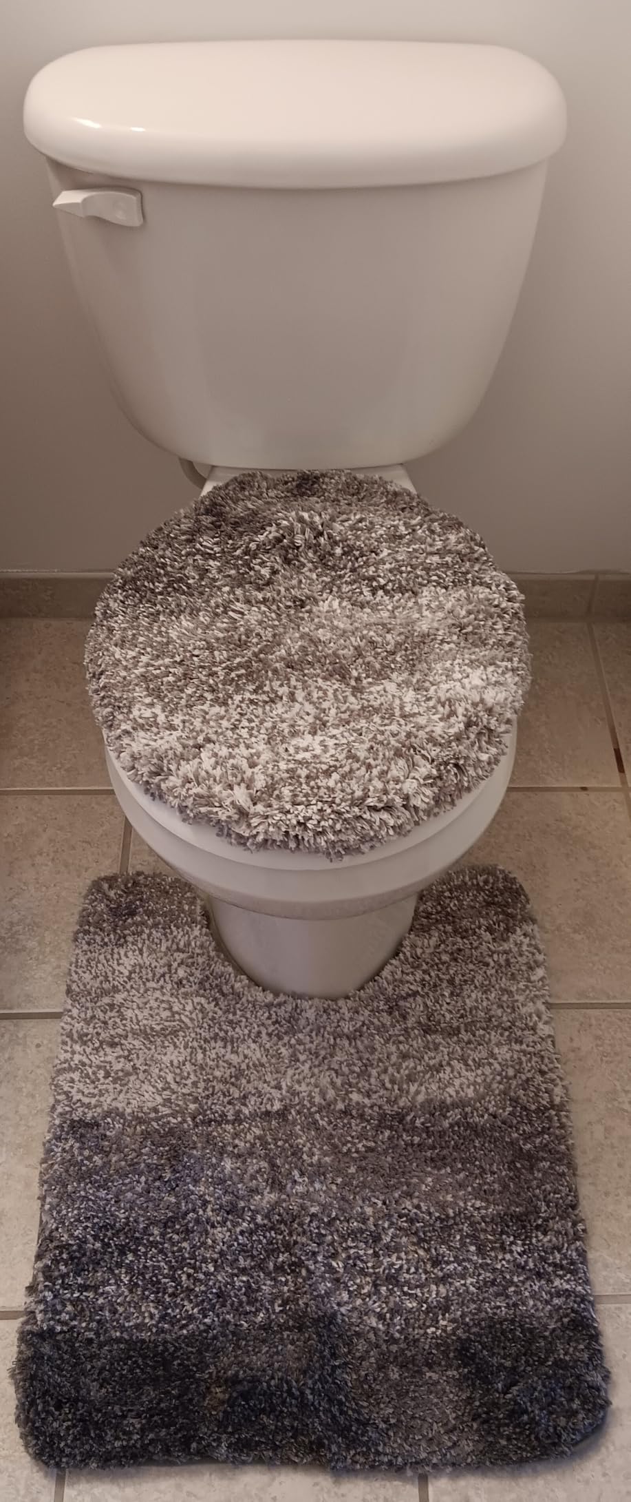 OLANLY Bathroom Rugs Sets 3 Piece, Soft Microfiber Absorbent Bath Mat, U-Shaped Contour Toilet Mat and Toilet Lid Cover, Quick Dry, Machine Washable, Toilet Cover and Rug Set for Bathroom, Grey Customer Review OLANLY Bathroom Rugs Sets 3 Piece, Soft Microfiber Absorbent Bath Mat, U-Shaped Contour Toilet Mat and Toilet Lid Cover, Quick Dry, Machine Washable, Toilet Cover and Rug Set for Bathroom, Grey - Customer Photo 1
