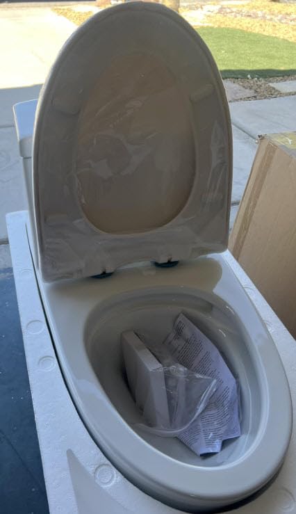 Deer Valley Elongated One Piece Toilet with Soft Close Seat, Dual Flush (1.1/1.6GPF) High-Efficiency Modern Bathroom Toilet Bowl with 17 Deer Valley Elongated One Piece Toilet with Soft Close Seat, Dual Flush (1.1/1.6GPF) High-Efficiency Modern Bathroom Toilet Bowl with 17