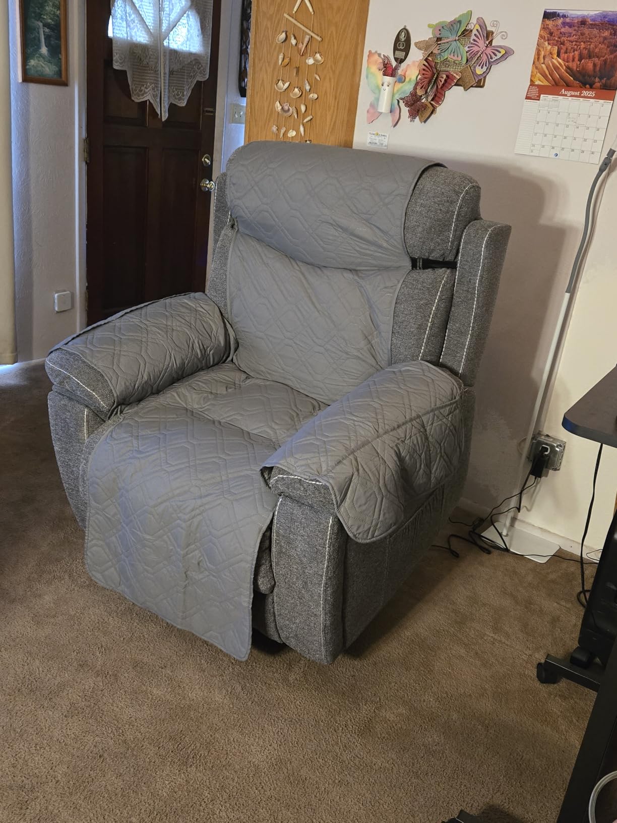Phoenix Home Large Power Lift Recliner Chair with Massage and Heat for Elderly, Overstuffed Wide Recliners with 2 Cup Holders, Side Pocket and USB Port Customer Review Phoenix Home Large Power Lift Recliner Chair with Massage and Heat for Elderly, Overstuffed Wide Recliners with 2 Cup Holders, Side Pocket and USB Port - Customer Photo 1