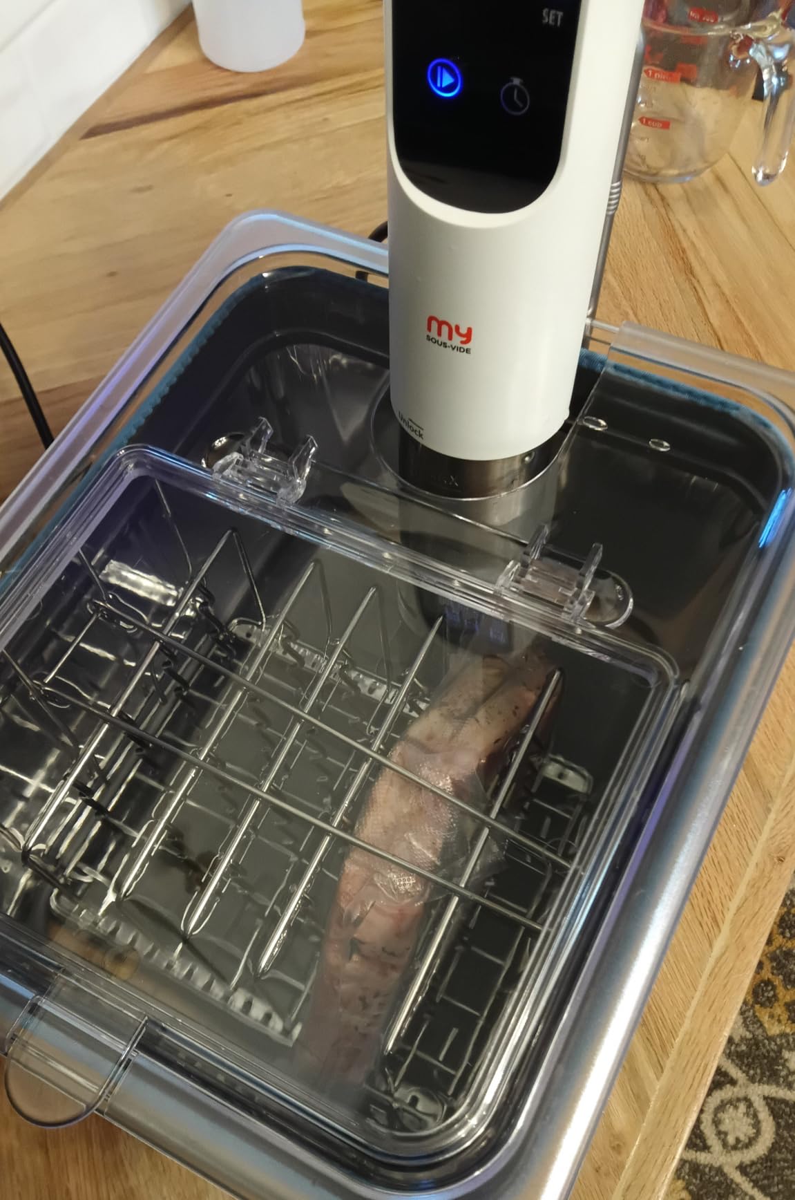 HOMENOTE Sous Vide Container 12 Quart with Universal Collapsible Hinged Lid,Sous Vide Accessories Kit BPA Free,Compatible with Anova and Most Sous Vide Cookers Customer Review HOMENOTE Sous Vide Container 12 Quart with Universal Collapsible Hinged Lid,Sous Vide Accessories Kit BPA Free,Compatible with Anova and Most Sous Vide Cookers - Customer Photo 1