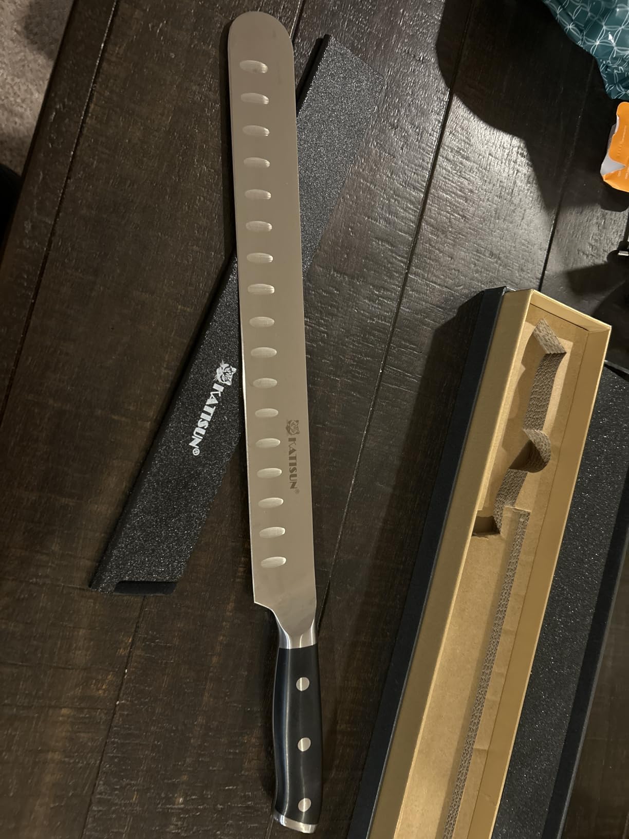 Sunnecko 10.5 inch Sashimi Knife,High Carbon Stainless Steel Japanese Sushi Knives,Yanagiba Knife with Knife Sheath and Gift Box Customer Review Sunnecko 10.5 inch Sashimi Knife,High Carbon Stainless Steel Japanese Sushi Knives,Yanagiba Knife with Knife Sheath and Gift Box - Customer Photo 1