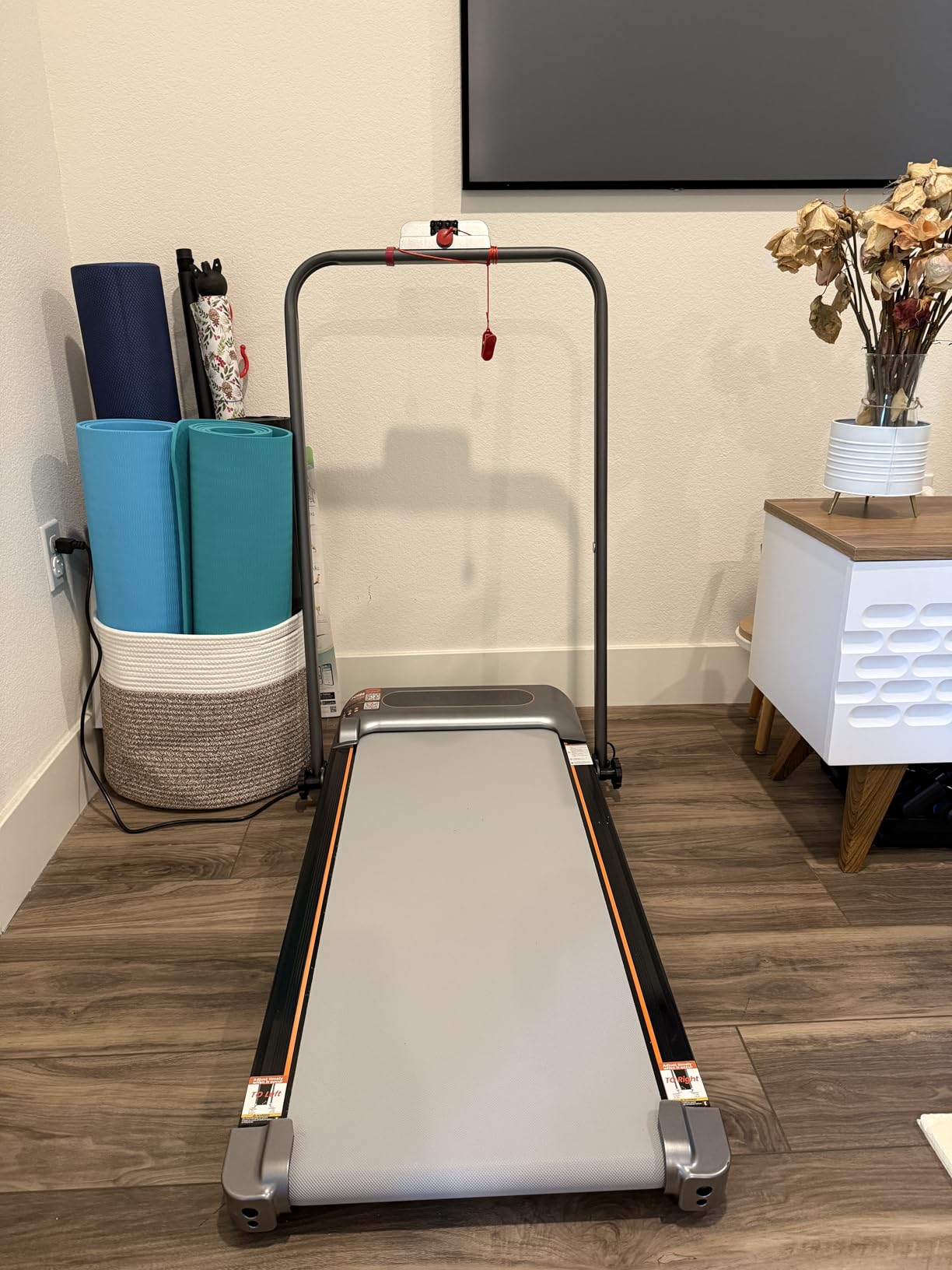 Foldable Treadmill with 8% Incline, Upgrade 3.5HP Low Noise Walking Pad Treadmill with Handle Bar, Trisomy 4 in 1 Portable Under Desk Treadmills for Home/Office, 330 Lbs Capacity, APP & Remote Control Customer Review Foldable Treadmill with 8% Incline, Upgrade 3.5HP Low Noise Walking Pad Treadmill with Handle Bar, Trisomy 4 in 1 Portable Under Desk Treadmills for Home/Office, 330 Lbs Capacity, APP & Remote Control - Customer Photo 2