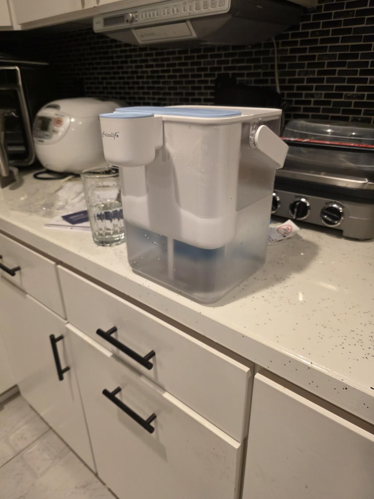 Frizzlife 400-Gallon Electric Water Filter Dispenser with 2 Filters (8-Stage Filtration),Reduce 99.89% of Lead,6 Months Rechargeable Water Pitcher, BPA-Free Instant Countertop Water Filter System,MD40 Customer Review Frizzlife 400-Gallon Electric Water Filter Dispenser with 2 Filters (8-Stage Filtration),Reduce 99.89% of Lead,6 Months Rechargeable Water Pitcher, BPA-Free Instant Countertop Water Filter System,MD40 - Customer Photo 1