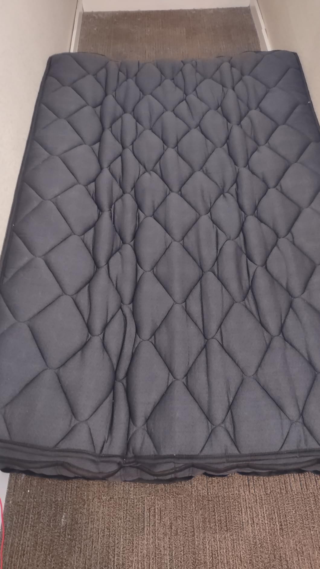 Queen Mattress, 12 Inch Queen Medium Firm Hybrid Mattress in a Box, Individual Pocket Spring for Pressure Relief & Motion Isolation, Reinforced Edge Support, CertiPUR-US Certified Customer Review Queen Mattress, 12 Inch Queen Medium Firm Hybrid Mattress in a Box, Individual Pocket Spring for Pressure Relief & Motion Isolation, Reinforced Edge Support, CertiPUR-US Certified - Customer Photo 1