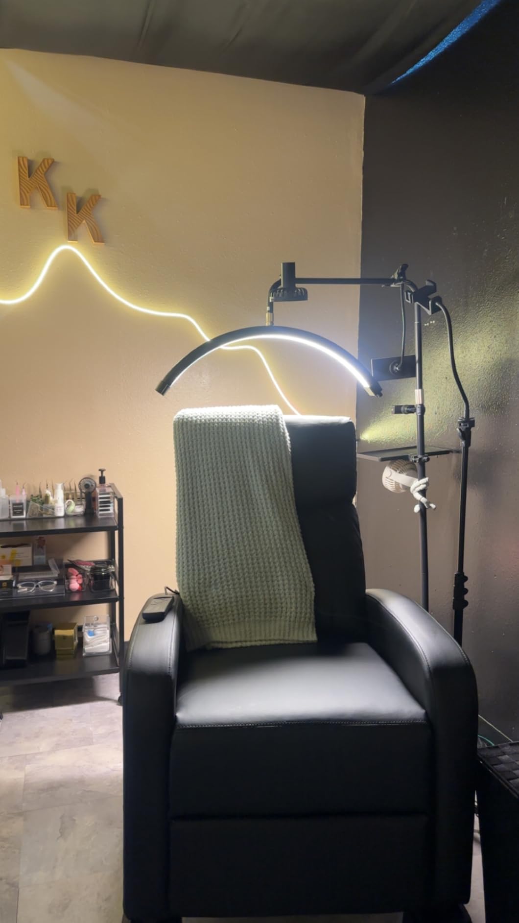 Sweetcrispy Massage Recliner Chair for Adults, Adjustable Home Theater Seating with Lumbar Support, Small Recliners for Small Spaces Customer Review Sweetcrispy Massage Recliner Chair for Adults, Adjustable Home Theater Seating with Lumbar Support, Small Recliners for Small Spaces - Customer Photo 1