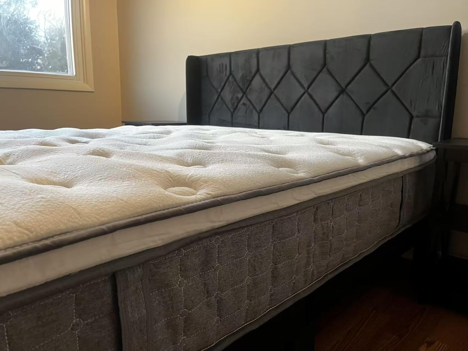 Mattress Queen Size, Medium Firm 12 Inch Mattress with Extra Lumbar & Shoulder Support, Hybrid Mattresses with Gel Memory Foam Pain Relief - Fiberglass Free - No Odor - 365 Night Trial Customer Review Mattress Queen Size, Medium Firm 12 Inch Mattress with Extra Lumbar & Shoulder Support, Hybrid Mattresses with Gel Memory Foam Pain Relief - Fiberglass Free - No Odor - 365 Night Trial - Customer Photo 1