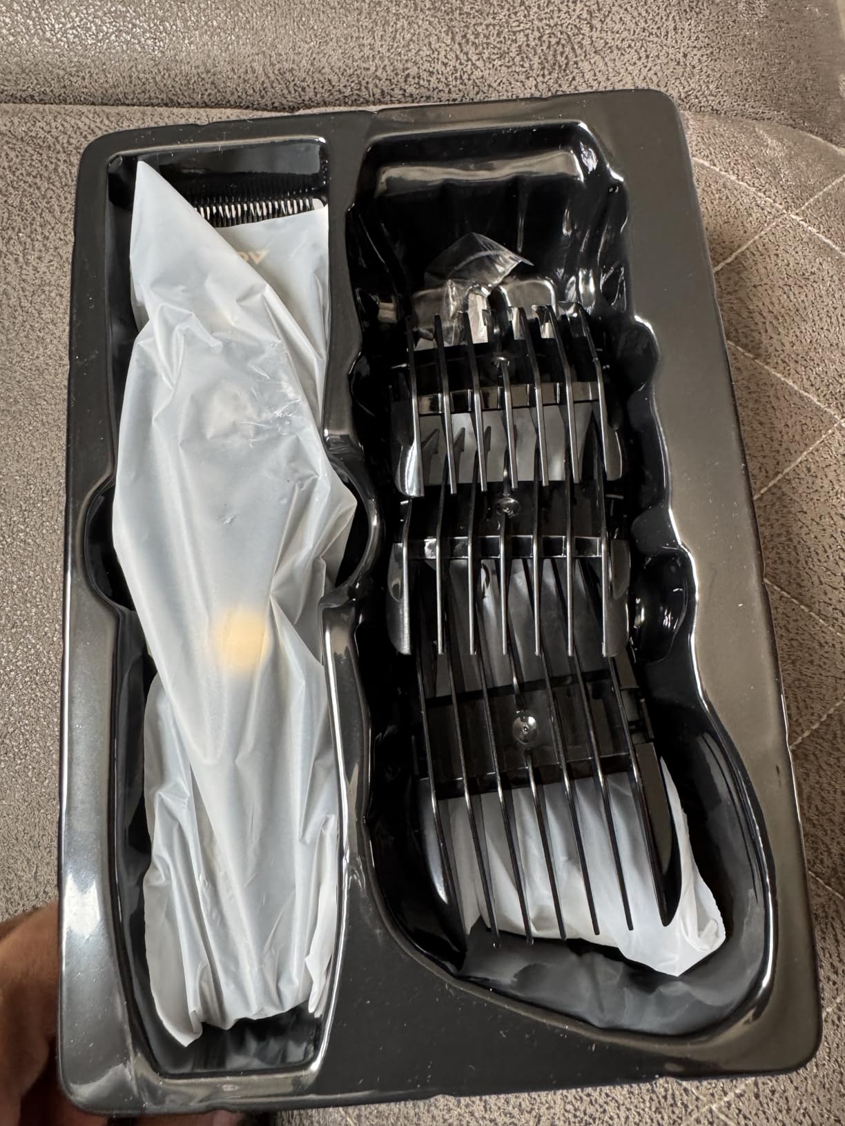 Hair Clippers for Men, Cordless Hair Clipper Kit, Adjustable 4 Length Setting, 2-Speed Settings, Replaceable Ceramic Blade Heads, Rechargeable Hair Clippers for Family (Black) Customer Review Hair Clippers for Men, Cordless Hair Clipper Kit, Adjustable 4 Length Setting, 2-Speed Settings, Replaceable Ceramic Blade Heads, Rechargeable Hair Clippers for Family (Black) - Customer Photo 1