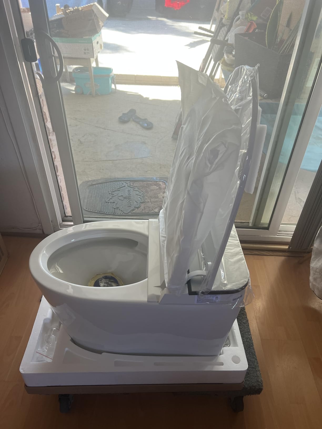 Casta Diva Smart Toilet with Bidet Built in, Auto Open/Close Lid,1000g MaP Flush, Heated Seat & Foam Dispenser, Foot Sensor Auto Flush, Blackout Flush, Bidet Toilet with Tank Built in (CD-K030PRO) Customer Review Casta Diva Smart Toilet with Bidet Built in, Auto Open/Close Lid,1000g MaP Flush, Heated Seat & Foam Dispenser, Foot Sensor Auto Flush, Blackout Flush, Bidet Toilet with Tank Built in (CD-K030PRO) - Customer Photo 2