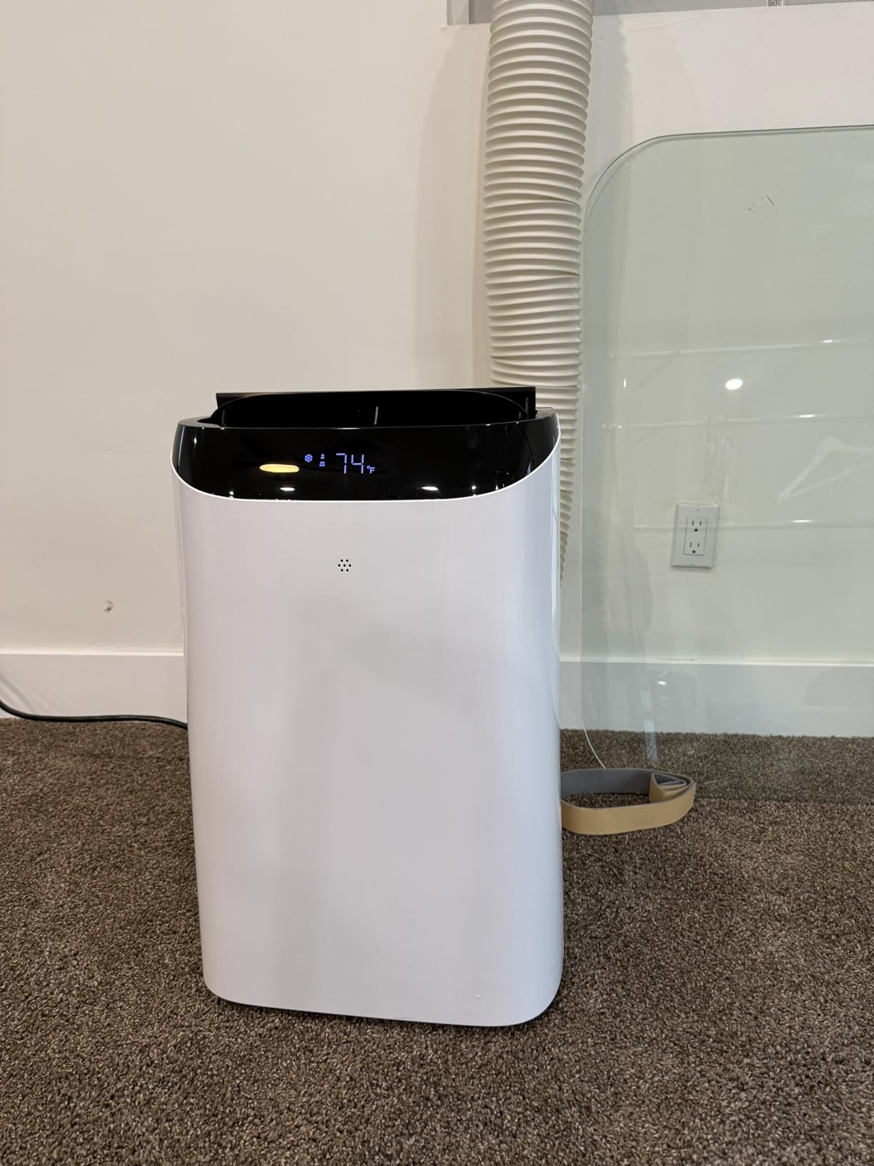 14,000 BTU Portable Air Conditioner Cools Up to 700 Sq.Ft, 3-IN-1 Energy Efficient Portable AC Unit with Remote Control & Installation Kits for Large Room, Campervan, Office, Temporary Space Customer Review 14,000 BTU Portable Air Conditioner Cools Up to 700 Sq.Ft, 3-IN-1 Energy Efficient Portable AC Unit with Remote Control & Installation Kits for Large Room, Campervan, Office, Temporary Space - Customer Photo 1