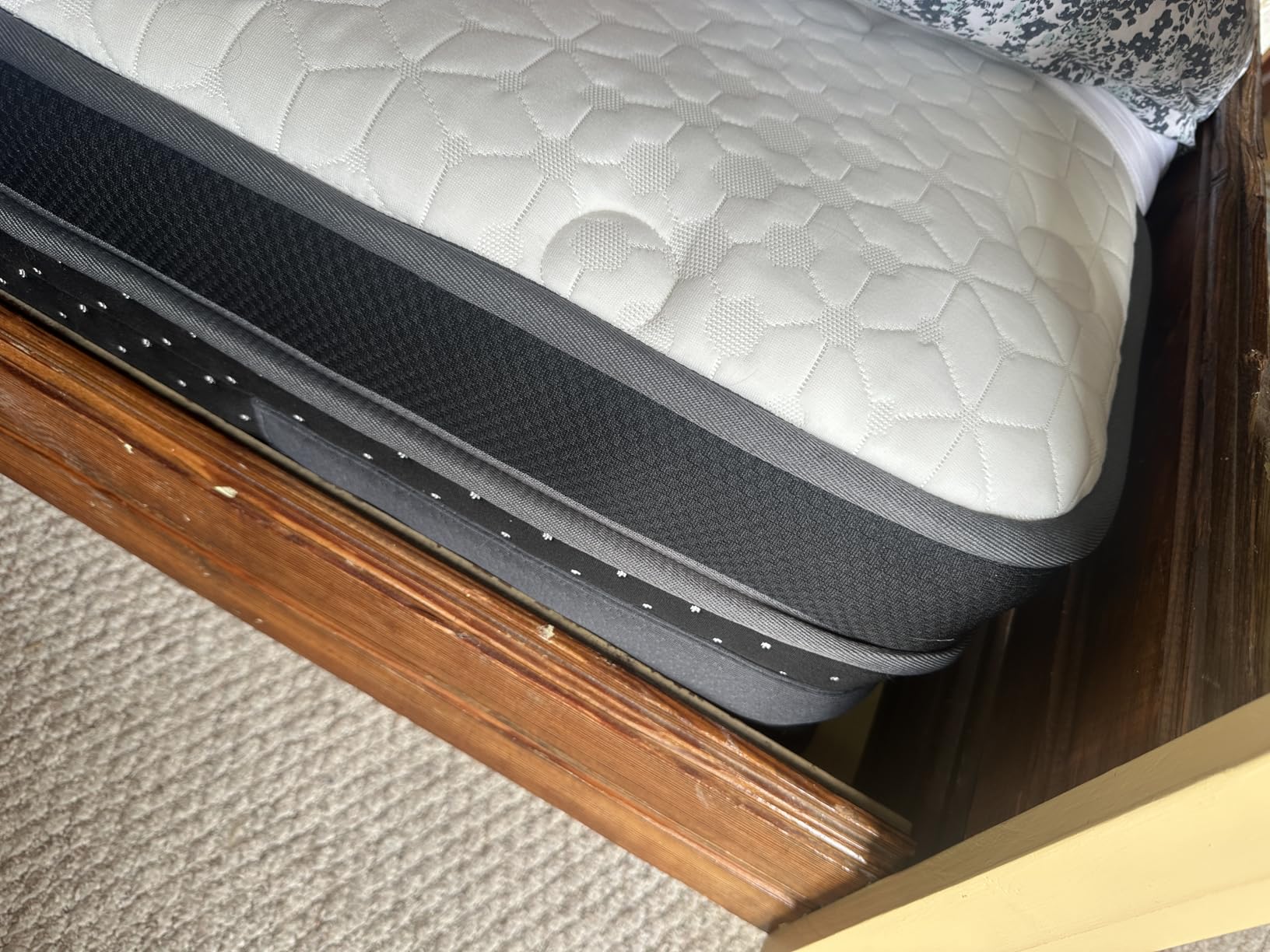 Firm Queen Mattress 14 Inch, Cooling Gel Hybrid Mattresses for Back Pain Relief Extra Lumbar Support Motion Isolation with 760+ Pocket Springs, Fiberglass-Free 365 Night Trial Customer Review Firm Queen Mattress 14 Inch, Cooling Gel Hybrid Mattresses for Back Pain Relief Extra Lumbar Support Motion Isolation with 760+ Pocket Springs, Fiberglass-Free 365 Night Trial - Customer Photo 1