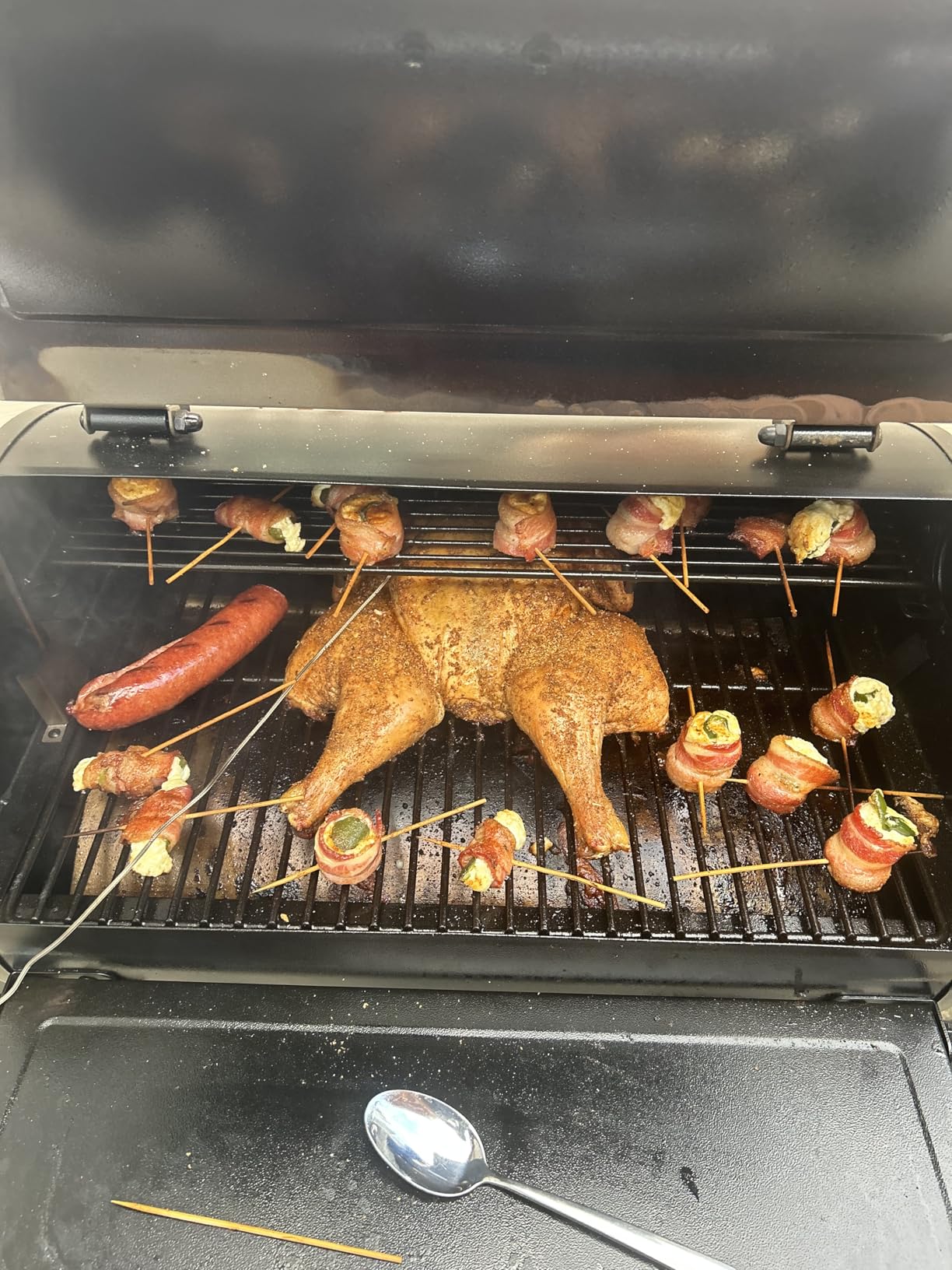 Z GRILLS ZPG-450A2 Wood Pellet Grill & Smoker, PID V2.1 Controller, 459 Sq in Cook Area, Foldbale Shelf, Meat Probe, Rain Cover, 8 in 1 BBQ Grill Outdoor Auto Temperature Control, Bronze Customer Review Z GRILLS ZPG-450A2 Wood Pellet Grill & Smoker, PID V2.1 Controller, 459 Sq in Cook Area, Foldbale Shelf, Meat Probe, Rain Cover, 8 in 1 BBQ Grill Outdoor Auto Temperature Control, Bronze - Customer Photo 1