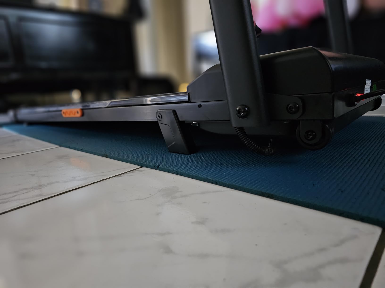 3-in-1 Treadmill with 14% Incline, Portable Treadmills for Home with Handle, Foldable Treadmills with 300 Lbs Weight Capacity, 3.0HP Quiet Walking Pad Treadmill, Three Touch Screen Customer Review 3-in-1 Treadmill with 14% Incline, Portable Treadmills for Home with Handle, Foldable Treadmills with 300 Lbs Weight Capacity, 3.0HP Quiet Walking Pad Treadmill, Three Touch Screen - Customer Photo 2