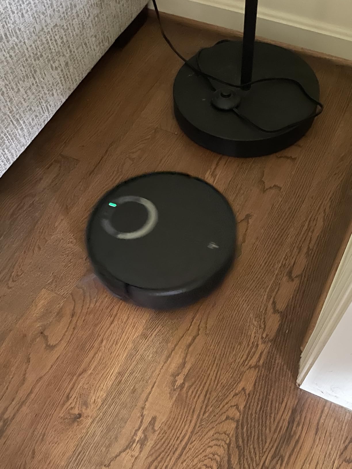 Robot Vacuum and Mop Combo, 2 in 1 Mopping Robotic Vacuum Cleaner with Schedule, Wi-Fi/App/Remote, Max Suction 2000Pa, Self-Charging, Slim, Ideal for Hard Floor, Pet Hair, Low-Pile Carpet Customer Review Robot Vacuum and Mop Combo, 2 in 1 Mopping Robotic Vacuum Cleaner with Schedule, Wi-Fi/App/Remote, Max Suction 2000Pa, Self-Charging, Slim, Ideal for Hard Floor, Pet Hair, Low-Pile Carpet - Customer Photo 1