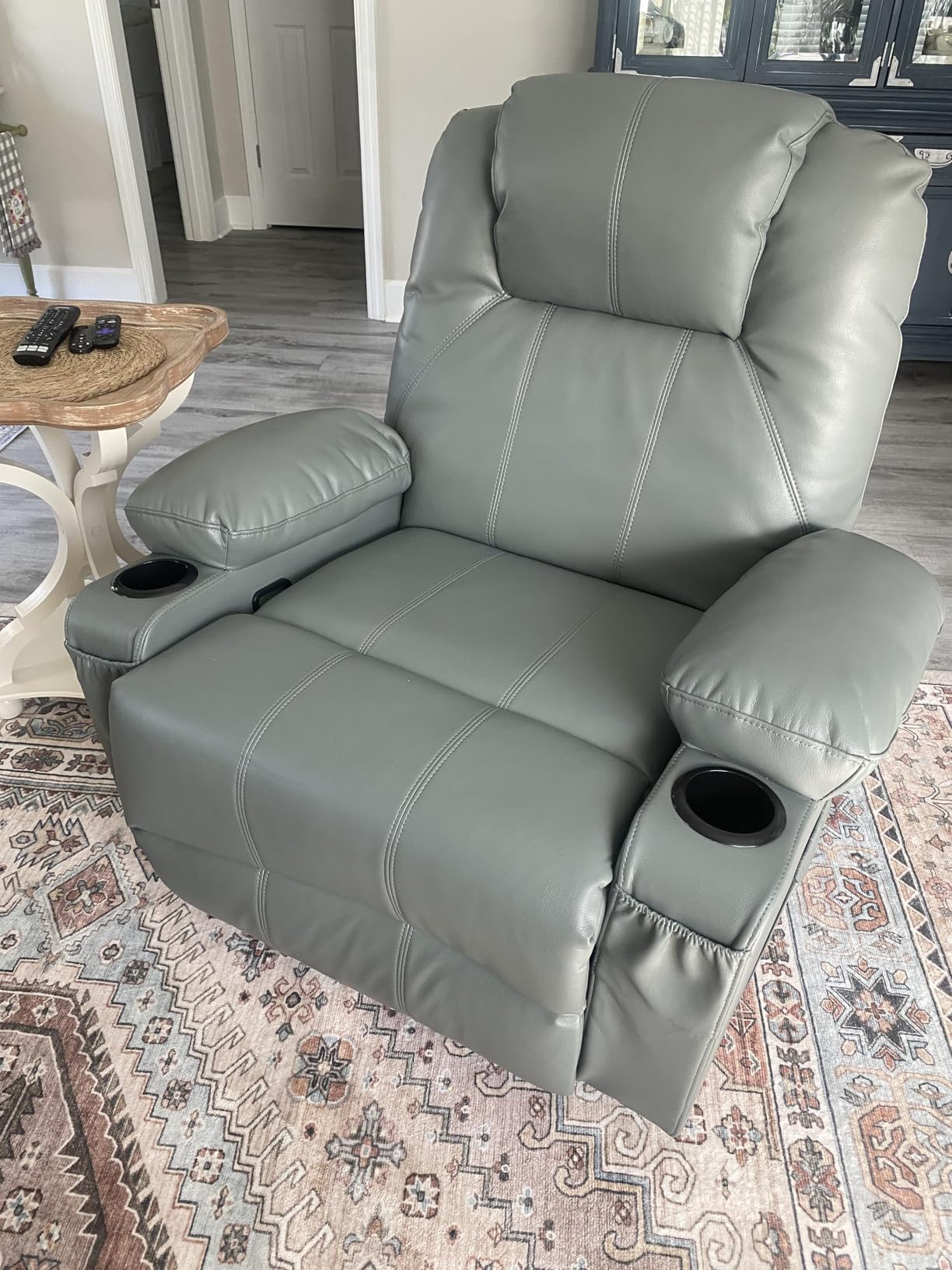 Swivel Rocker Recliner Chair with Heat and Massage, 360 Degree Swivel Recliner Chair with Cup Holders and USB Port, Big Oversized Rocking Single Sofa Customer Review Swivel Rocker Recliner Chair with Heat and Massage, 360 Degree Swivel Recliner Chair with Cup Holders and USB Port, Big Oversized Rocking Single Sofa - Customer Photo 1
