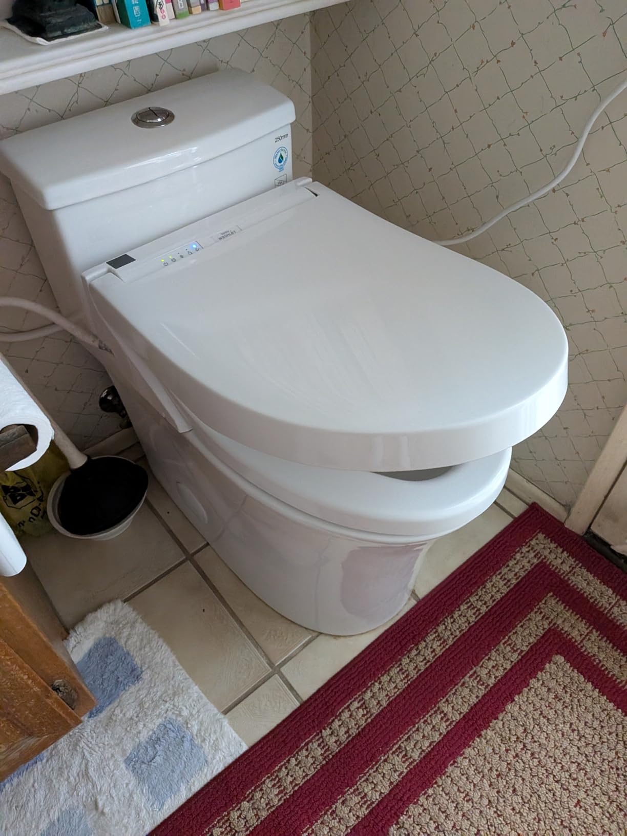HOROW One-Piece Elongated Toilet, 1.28 GPF High Efficiency, Easy Cleaning Design, Left-Hand Flush Lever, Soft-Close Seat, Compact Modern Bathroom Toilet, 12'' Rough-In, White Ceramic Bowl Customer Review HOROW One-Piece Elongated Toilet, 1.28 GPF High Efficiency, Easy Cleaning Design, Left-Hand Flush Lever, Soft-Close Seat, Compact Modern Bathroom Toilet, 12'' Rough-In, White Ceramic Bowl - Customer Photo 1