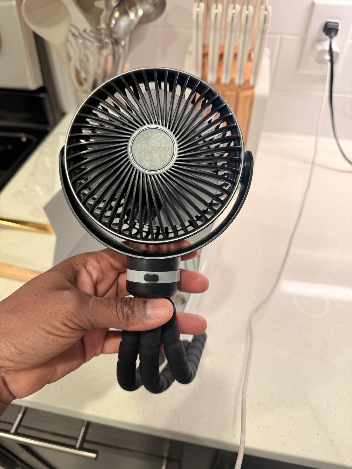 Momcozy 8000mAh Portable Stroller Fan, 27H Ultra-long Life Detachable 4 Speed 360°Rotate LED Night Light with 2 Modes, USB Rechargeable Handheld Cooling Fan for Travel/Bedroom/Car Seat Customer Review Momcozy 8000mAh Portable Stroller Fan, 27H Ultra-long Life Detachable 4 Speed 360°Rotate LED Night Light with 2 Modes, USB Rechargeable Handheld Cooling Fan for Travel/Bedroom/Car Seat - Customer Photo 1