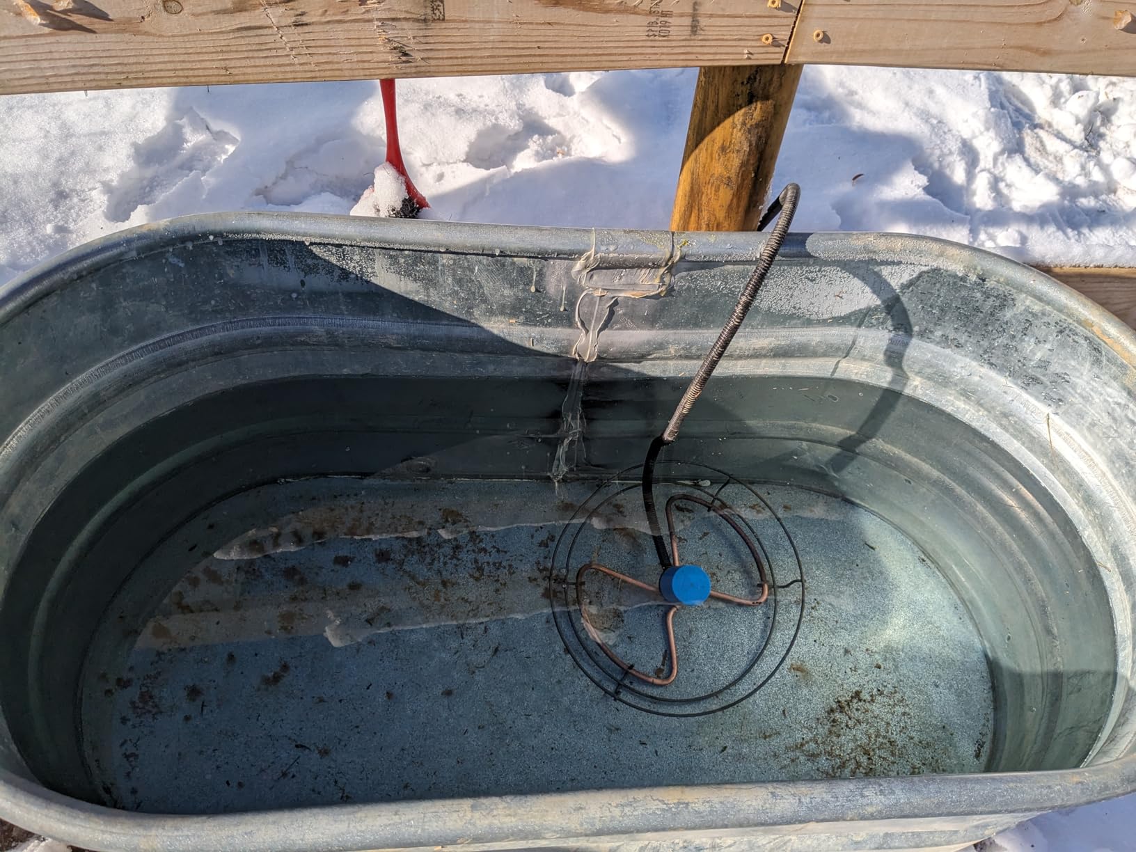 Farm Innovators 1500 Watt Cast Aluminum Submergible Water Tank Heater Deicer with Self Regulating Thermostat for Farm and Home, Silver - Customer Photo 1