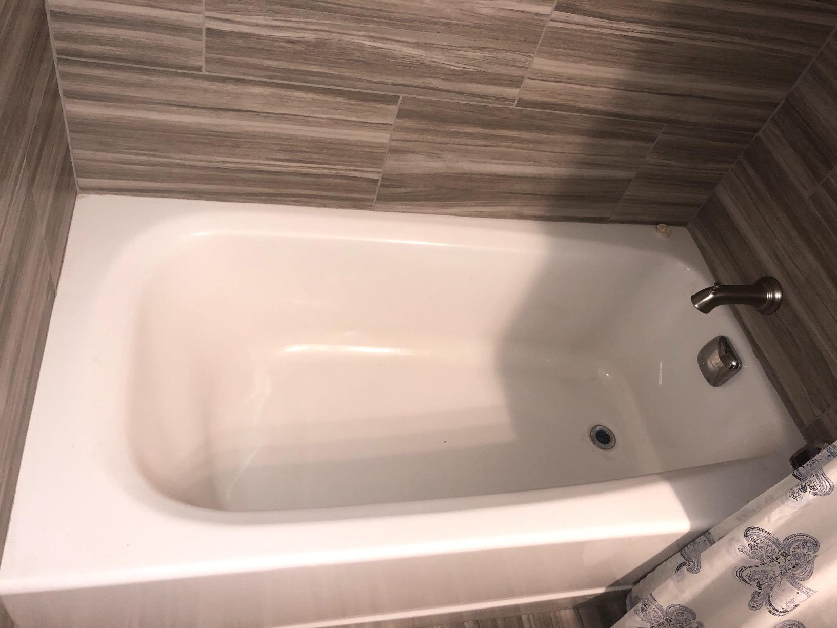American Standard 2461002.020 Cambridge Apron-Front Americast Soaking Bathtub Right Hand Drain, 5 ft x 32 in, White Customer Review American Standard 2461002.020 Cambridge Apron-Front Americast Soaking Bathtub Right Hand Drain, 5 ft x 32 in, White - Customer Photo 1