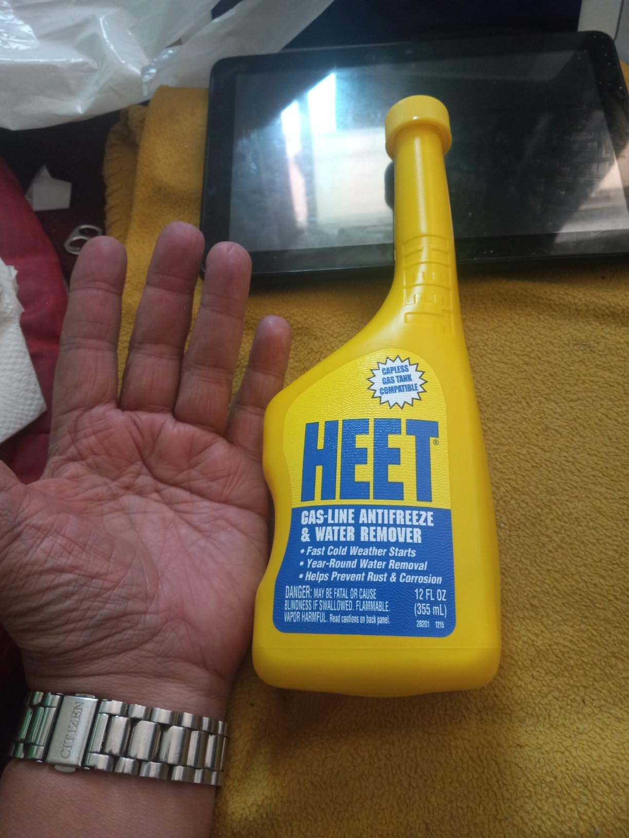 HEET Water Remover & Premium Gas Line Antifreeze, Removes Water from Fuel System, Prevents Gas-line Freezing, Winter Fuel Additive for Fast Cold Weather Starts, 12 fl. oz. Customer Review HEET Water Remover & Premium Gas Line Antifreeze, Removes Water from Fuel System, Prevents Gas-line Freezing, Winter Fuel Additive for Fast Cold Weather Starts, 12 fl. oz. - Customer Photo 2