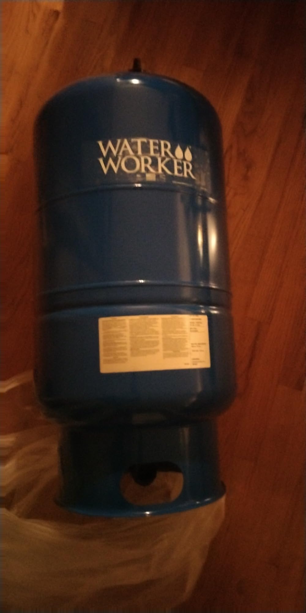 WaterWorker 25009 20Gal Vertical Well Tank, 20 Gallon, Blue Customer Review WaterWorker 25009 20Gal Vertical Well Tank, 20 Gallon, Blue - Customer Photo 2