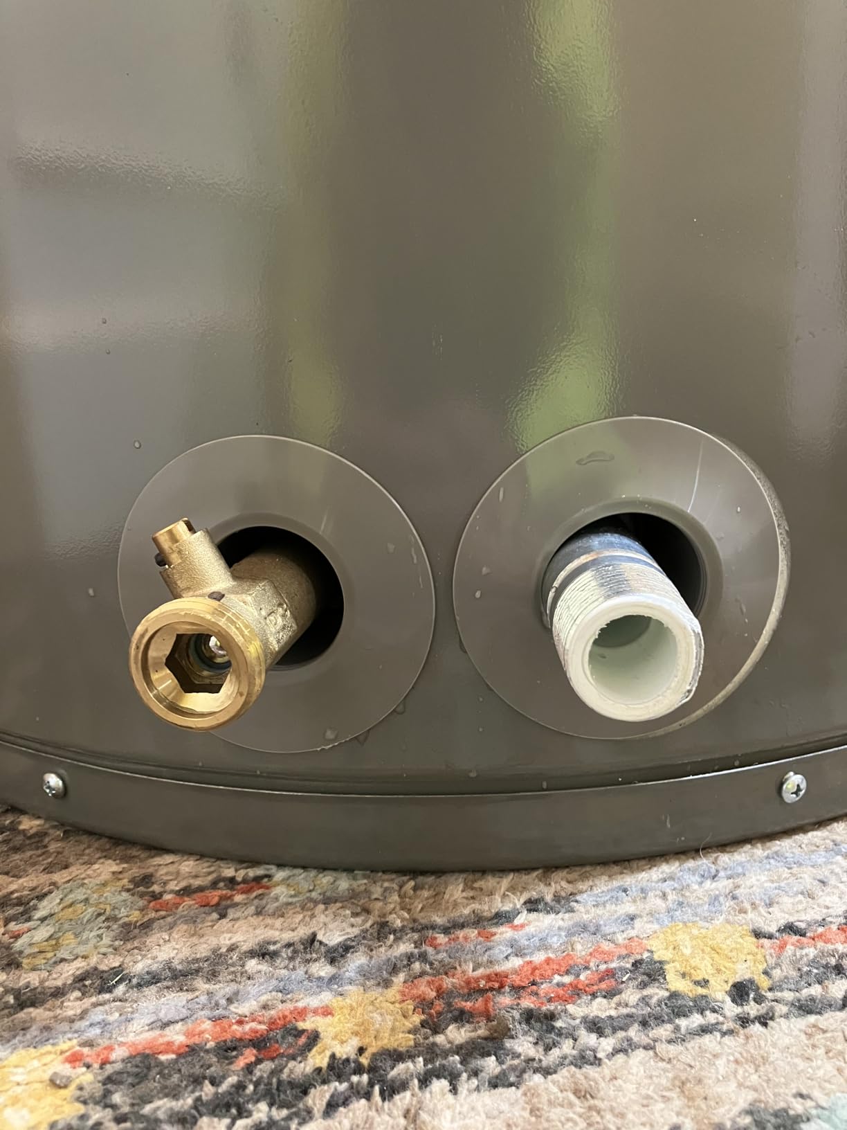 Rheem 72-40-2 240V / 4500W 40 Gallon Electric Water Heater Customer Review Rheem 72-40-2 240V / 4500W 40 Gallon Electric Water Heater - Customer Photo 1