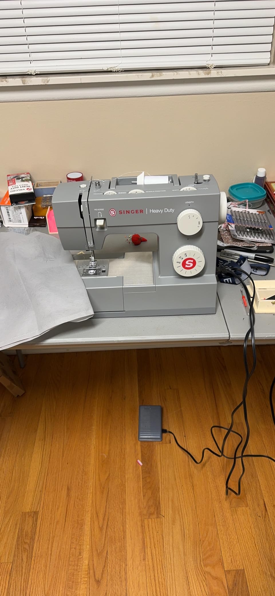 SINGER Heavy Duty 4411 High Speed Sewing Machine with Accessory Kit | Strong Motor With Enhanced Piercing Power, 69 Stitch Applications, Full Metal frame, 4-step Buttonhole & LED Light Customer Review SINGER Heavy Duty 4411 High Speed Sewing Machine with Accessory Kit | Strong Motor With Enhanced Piercing Power, 69 Stitch Applications, Full Metal frame, 4-step Buttonhole & LED Light - Customer Photo 1