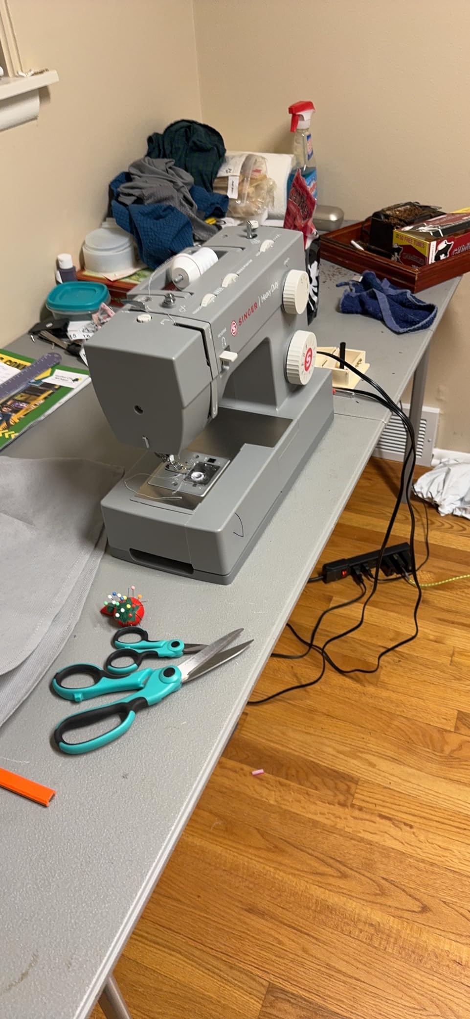 SINGER Heavy Duty 4411 High Speed Sewing Machine with Accessory Kit | Strong Motor With Enhanced Piercing Power, 69 Stitch Applications, Full Metal frame, 4-step Buttonhole & LED Light Customer Review SINGER Heavy Duty 4411 High Speed Sewing Machine with Accessory Kit | Strong Motor With Enhanced Piercing Power, 69 Stitch Applications, Full Metal frame, 4-step Buttonhole & LED Light - Customer Photo 1