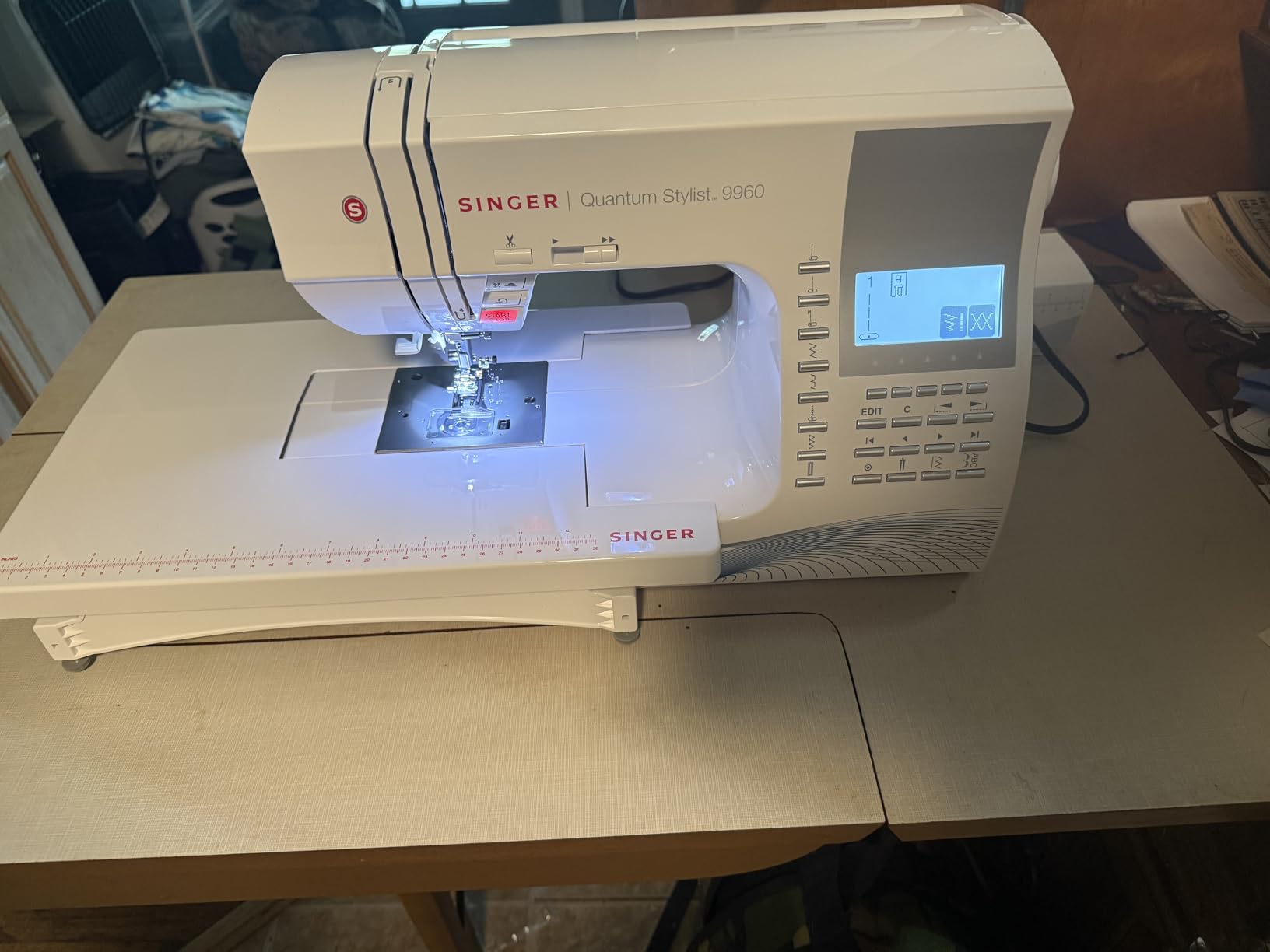 SINGER Quantum Stylist 9960 Computerized Sewing & Quilting Machine with Extension Table, Hard Case & Accessories | 600 Stitches, Lettering, LED Light, 1-Step Buttonhole & High-End Touch Controls Customer Review SINGER Quantum Stylist 9960 Computerized Sewing & Quilting Machine with Extension Table, Hard Case & Accessories | 600 Stitches, Lettering, LED Light, 1-Step Buttonhole & High-End Touch Controls - Customer Photo 3