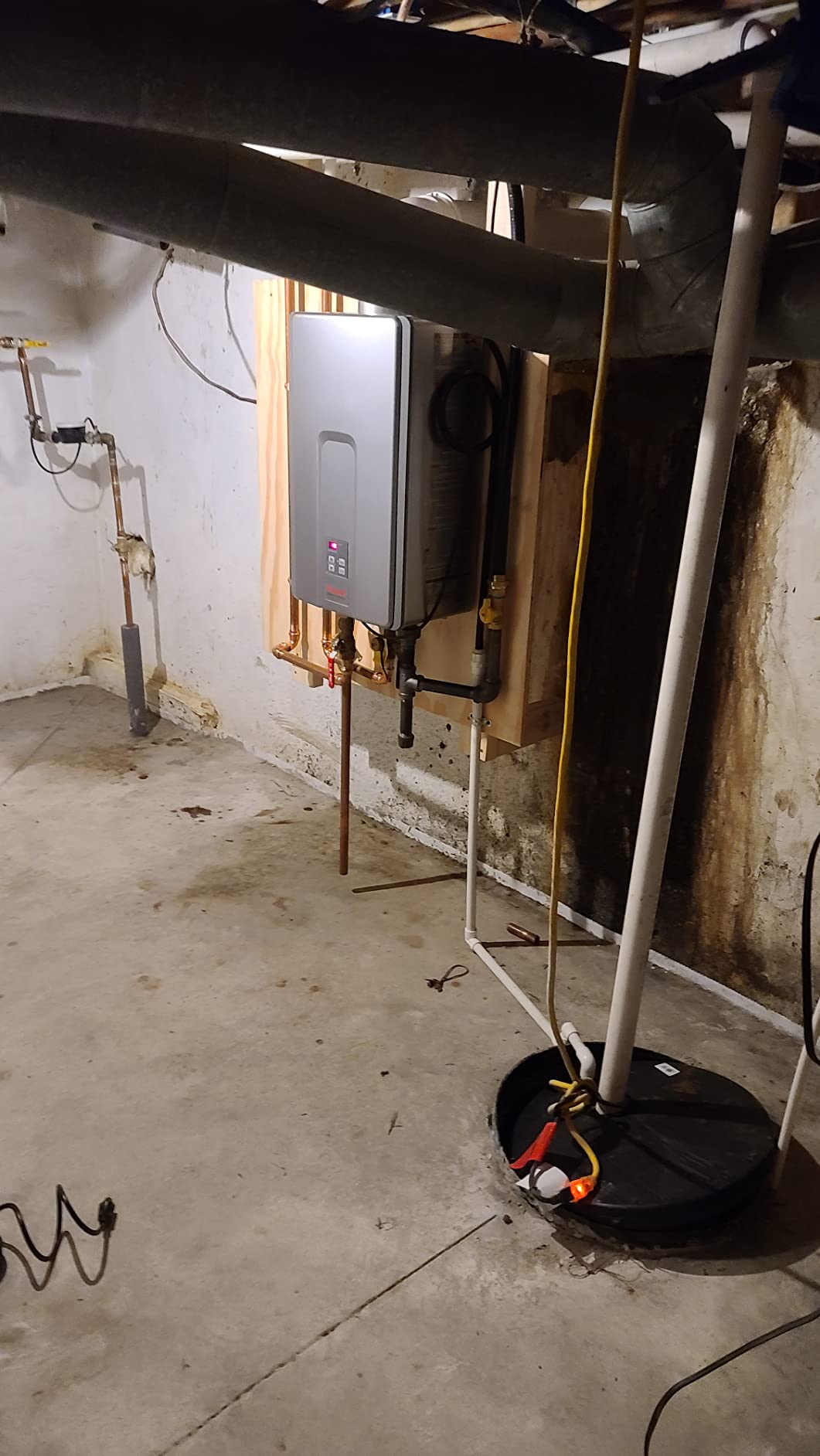 Rinnai RL75IN Tankless Hot Water Heater, 7.5 GPM, Natural Gas, Indoor Installation Customer Review Rinnai RL75IN Tankless Hot Water Heater, 7.5 GPM, Natural Gas, Indoor Installation - Customer Photo 1