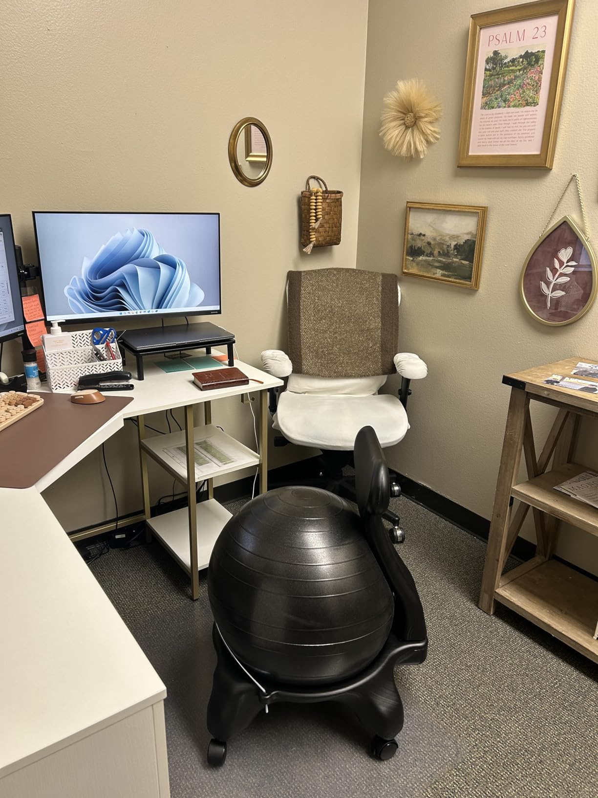 Gaiam Classic Balance Ball Chair – Ergonomic Stability Chair for Desk & Office | Yoga Ball Seat with Base, Air Pump, & Exercise Guide | Improves Posture & Core Strength (300 lb Capacity) Customer Review Gaiam Classic Balance Ball Chair – Ergonomic Stability Chair for Desk & Office | Yoga Ball Seat with Base, Air Pump, & Exercise Guide | Improves Posture & Core Strength (300 lb Capacity) - Customer Photo 2