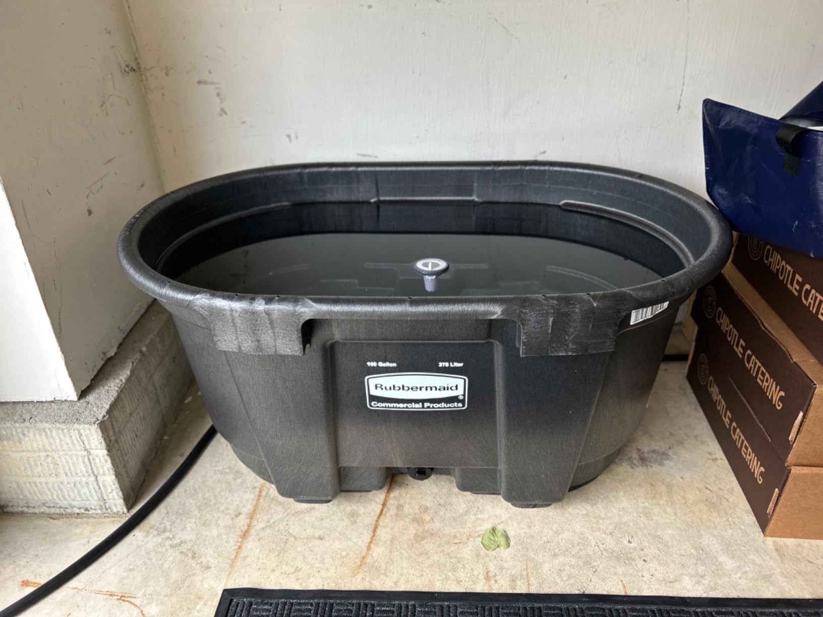 Rubbermaid Commercial Products Stock Tank 100-Gallons Structural Foam Heavy Duty Container for Livestock/Animal/Cattle Feed & Water Outdoor Homemade Pool/Hot Tub/Bathtub & Pet Cleaning/Dog Wash - Customer Photo 2